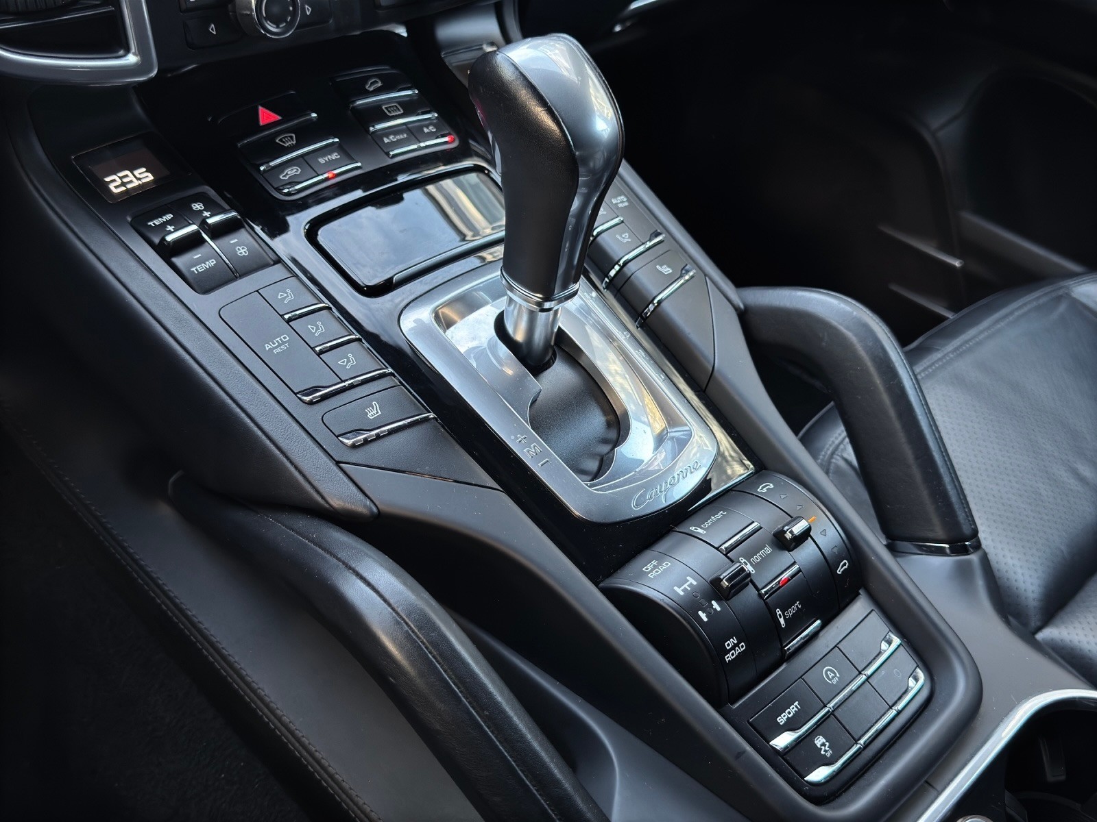 PORSCHE Cayenne Diesel *Rückfahrkamera*Sitzheizung vorne + hinten uvm.*-image-16