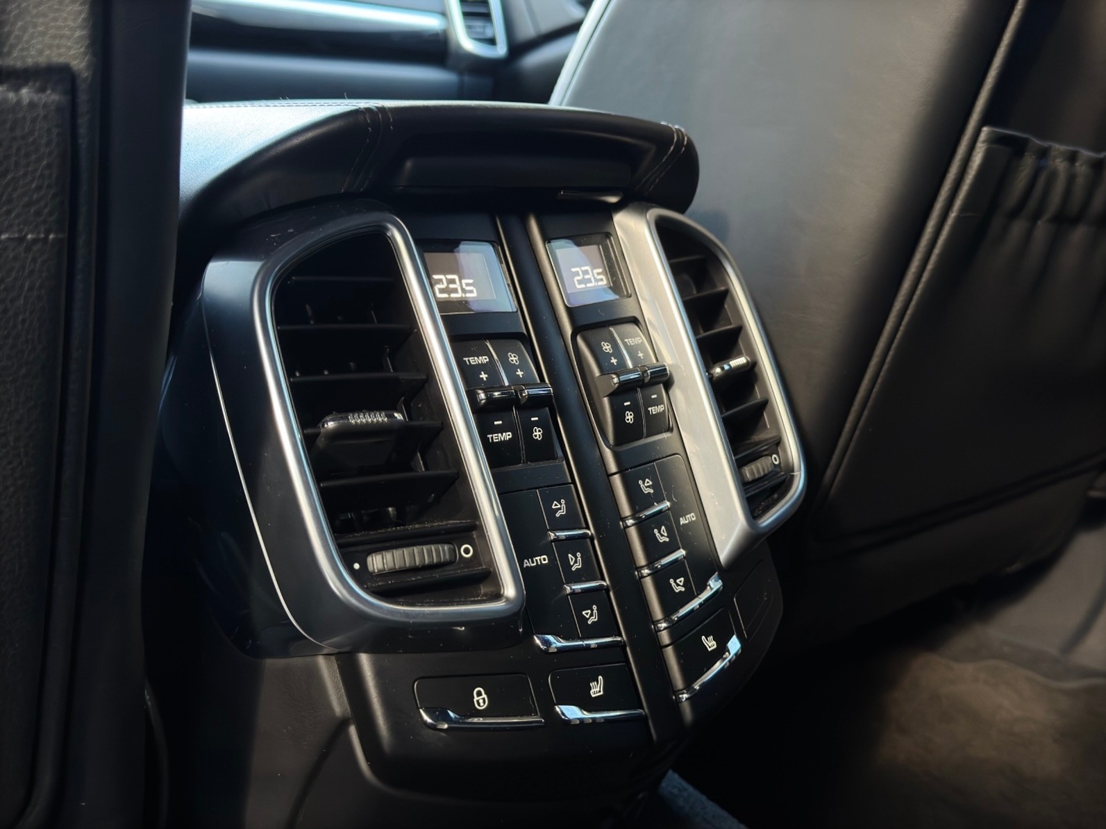 PORSCHE Cayenne Diesel *Rückfahrkamera*Sitzheizung vorne + hinten uvm.*-image-24