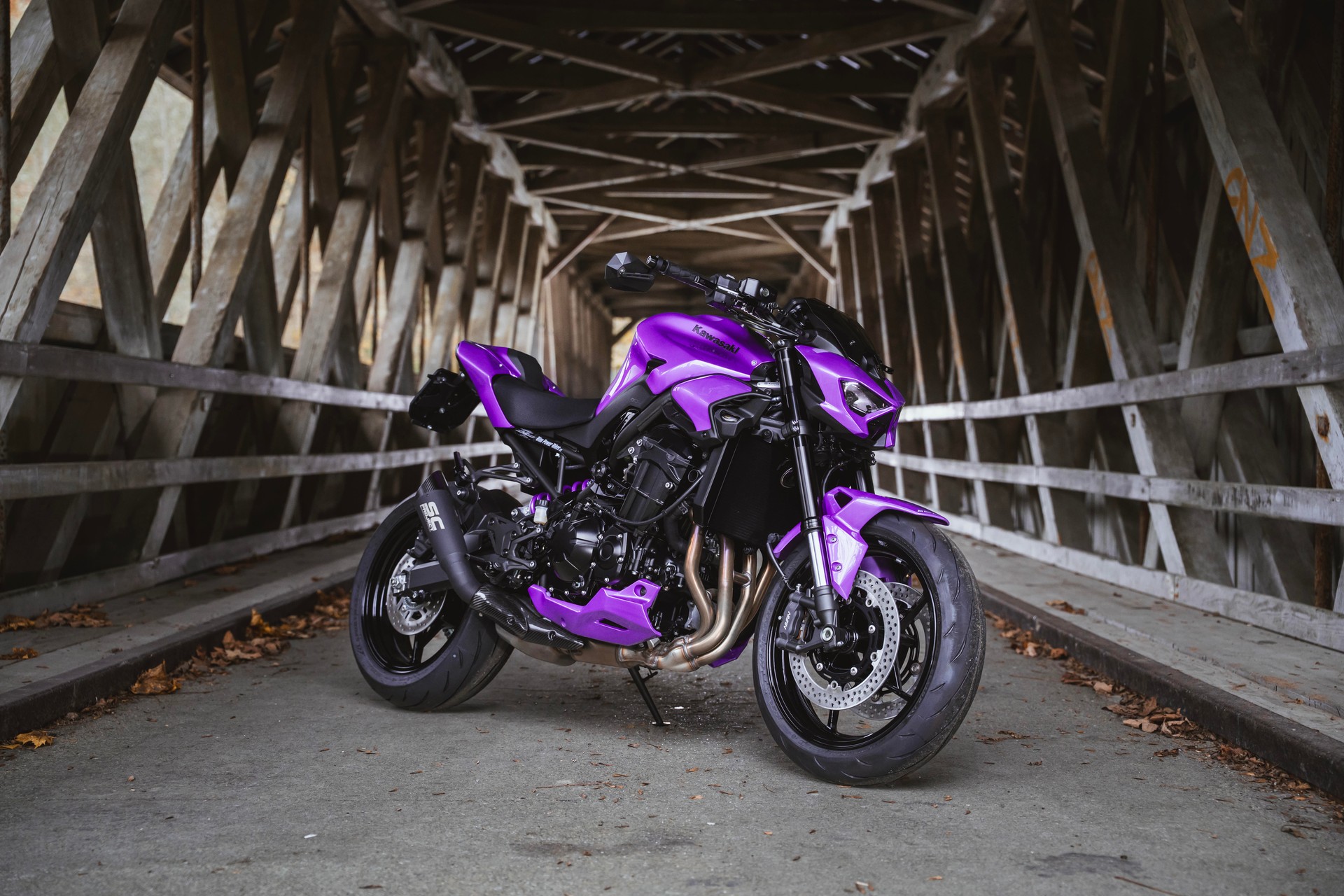 KAWASAKI Z 900 (91kW) MY27 - Sonderumbau violett
