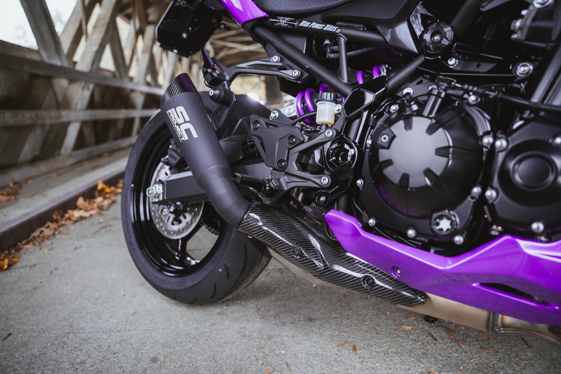 KAWASAKI Z 900 (91kW) MY27 - Sonderumbau violett-showroom-element-3
