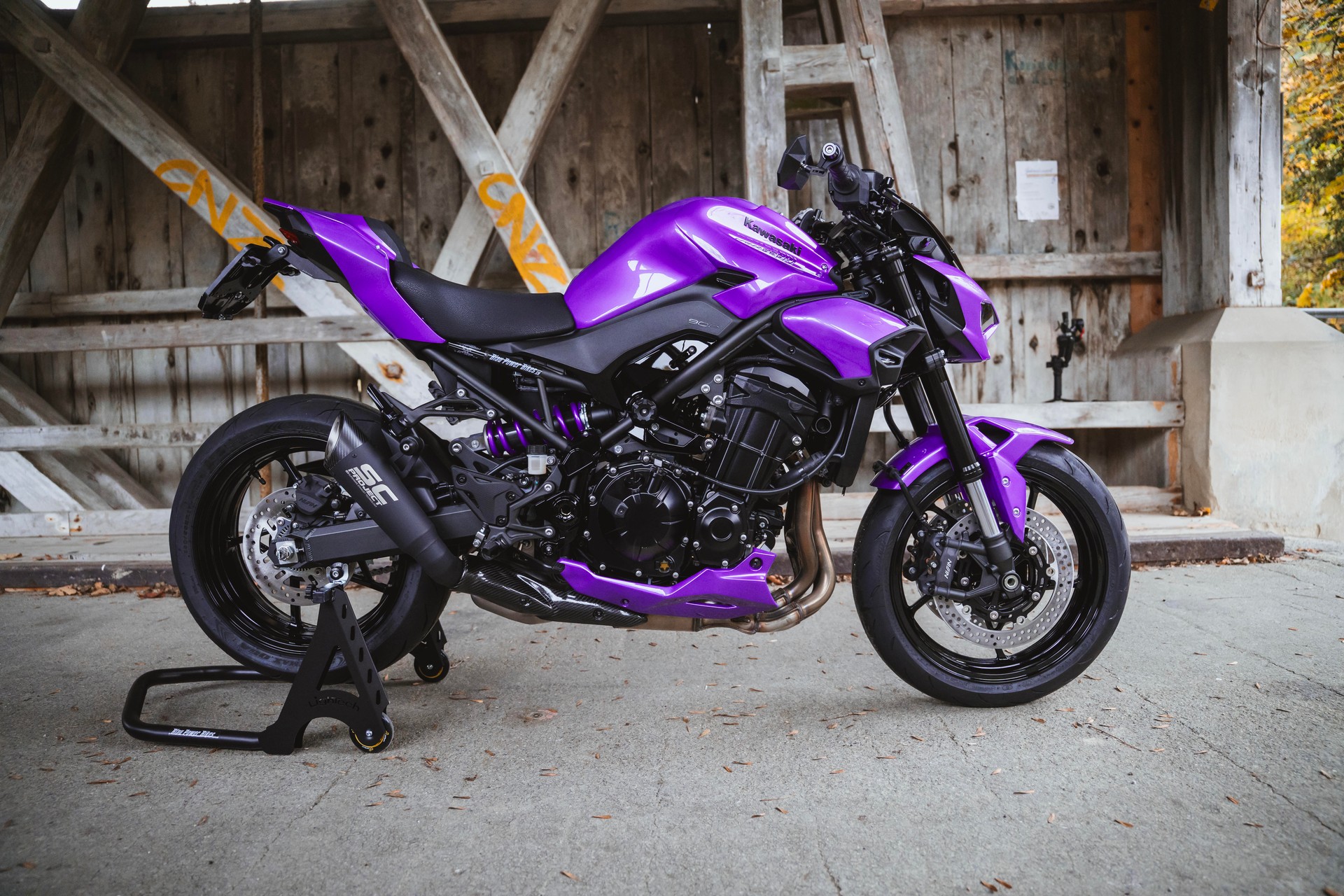 KAWASAKI Z 900 (91kW) MY27 - Sonderumbau violett-image-13