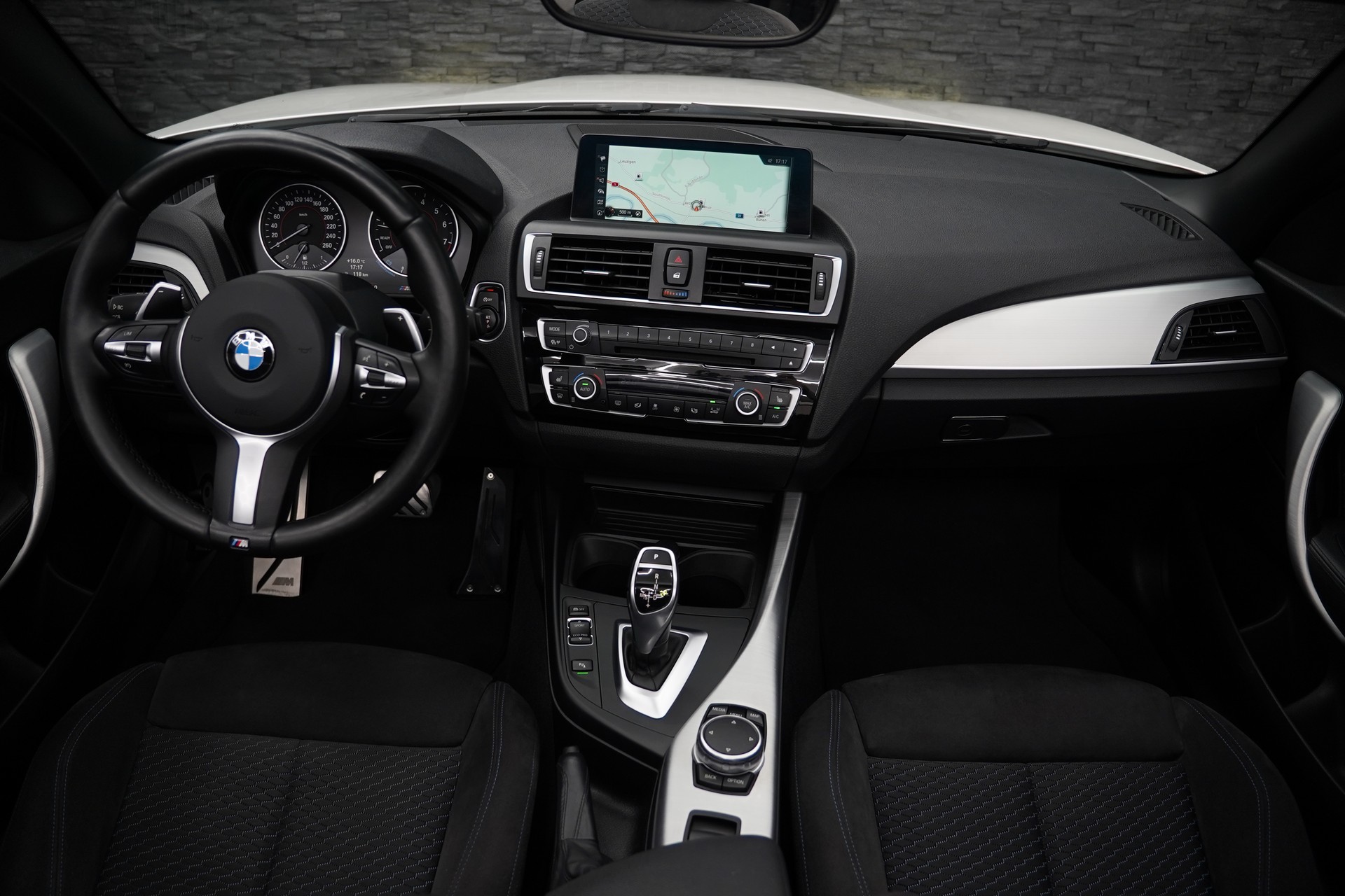 BMW M240i xDrive Steptronic-image-16