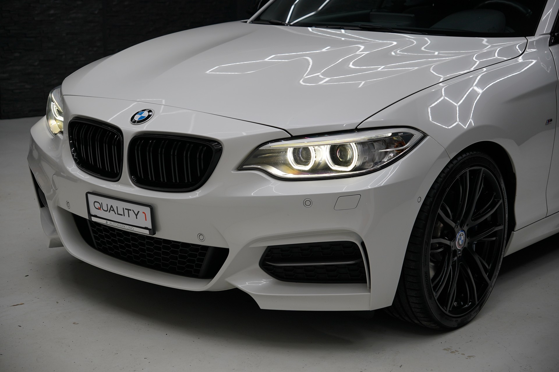 BMW M240i xDrive Steptronic-image-8