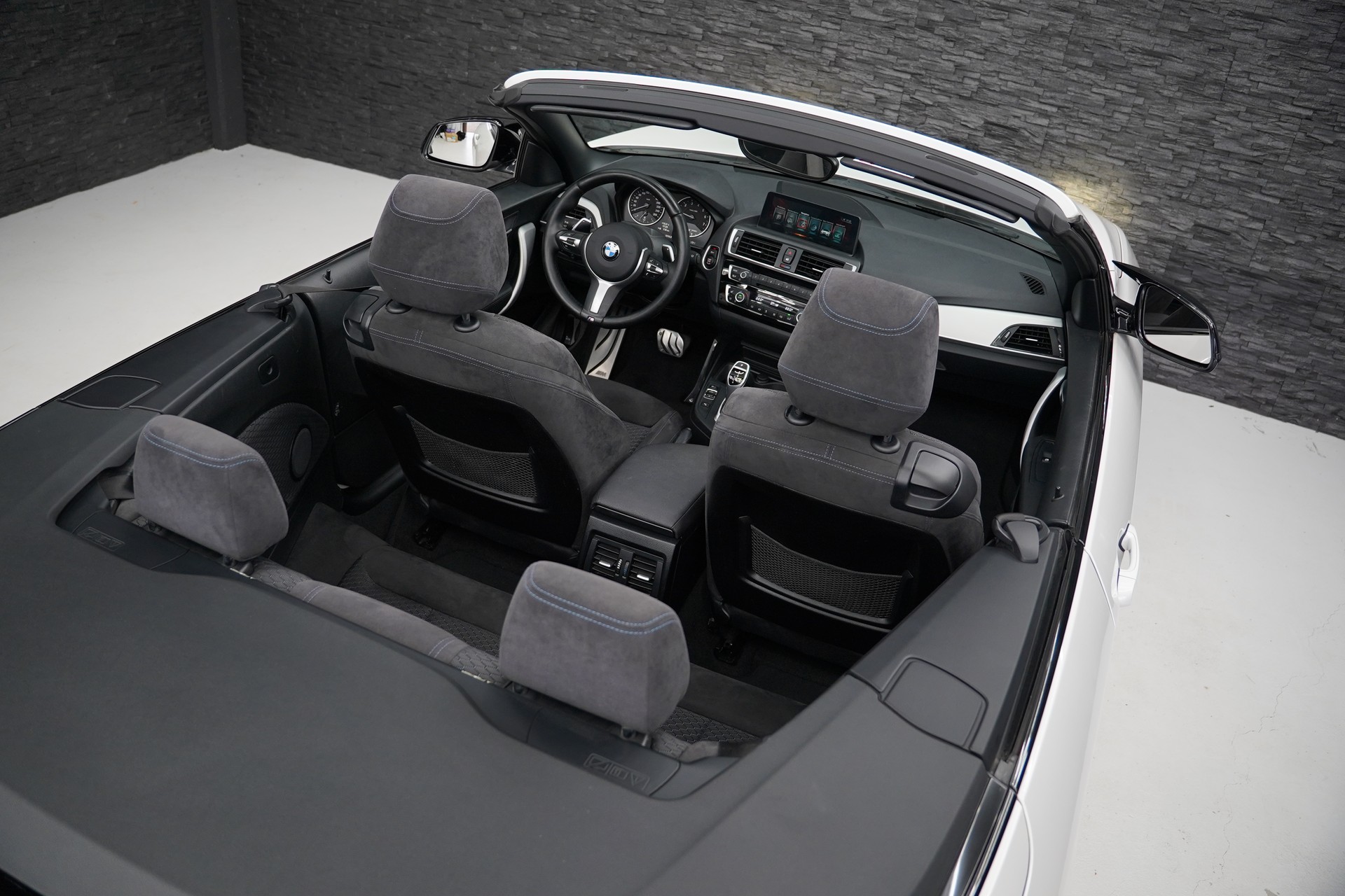 BMW M240i xDrive Steptronic-image-23