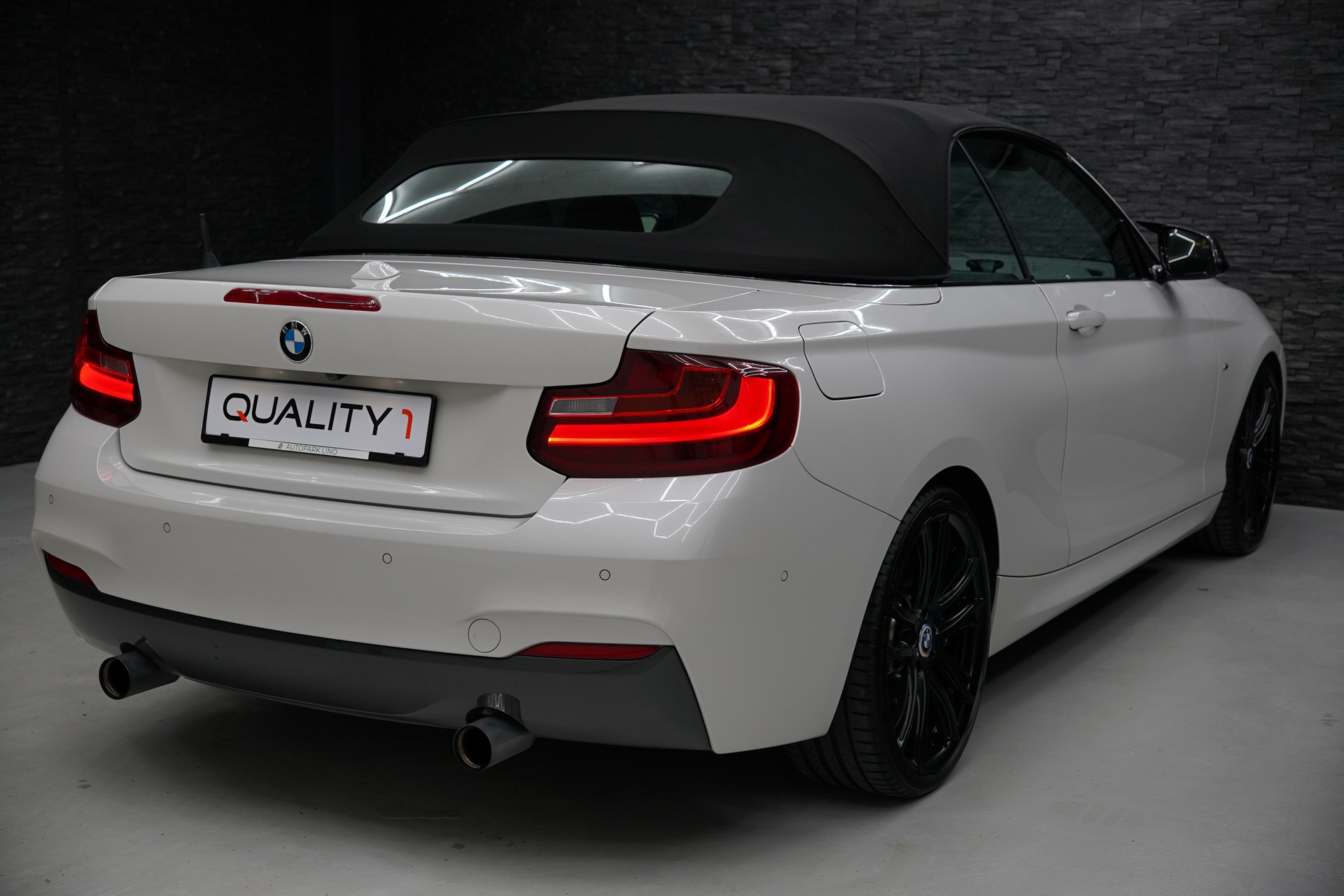 BMW M240i xDrive Steptronic-image-5
