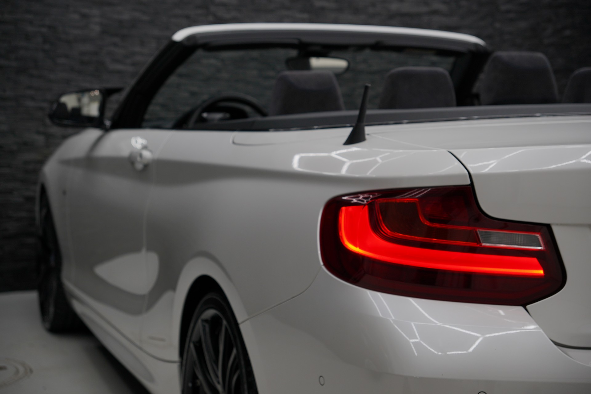 BMW M240i xDrive Steptronic-image-14