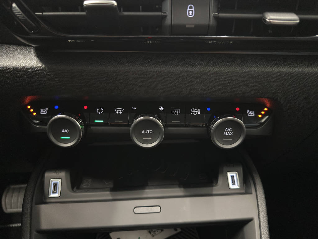 CITROEN C4 1.2 Hybrid Millésime-image-15