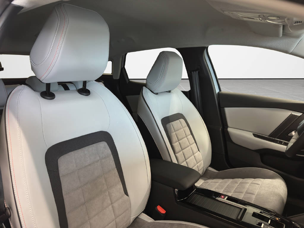 CITROEN C4 1.2 Hybrid Millésime-image-9