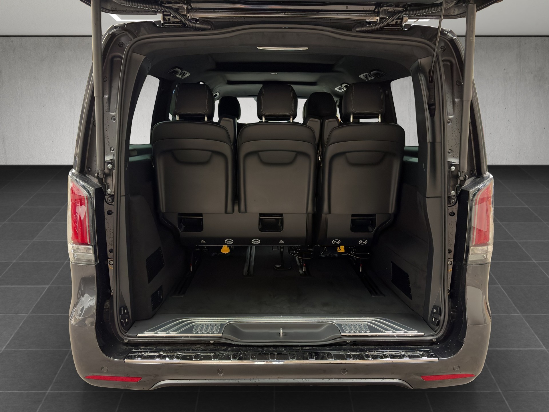 MERCEDES-BENZ V-Klasse 300d Exclusive L SWISS EDITION-image-10