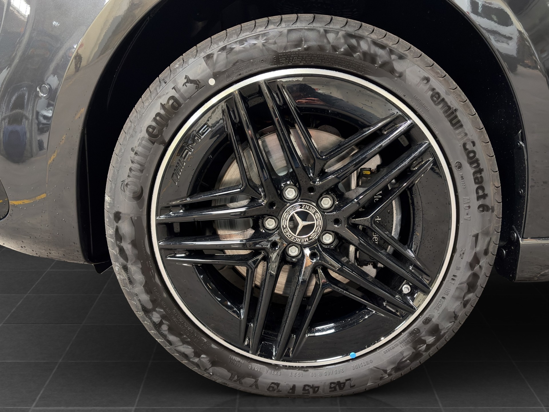 MERCEDES-BENZ V-Klasse 300d Exclusive L SWISS EDITION-image-5