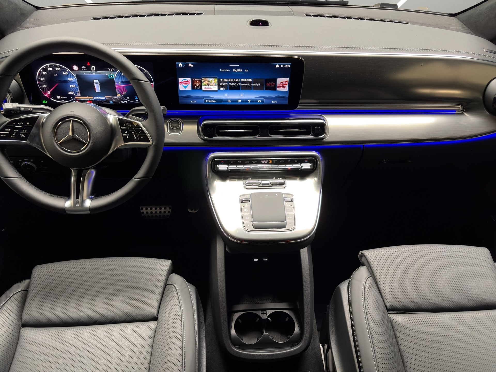 MERCEDES-BENZ V-Klasse 300d Exclusive L SWISS EDITION-image-9