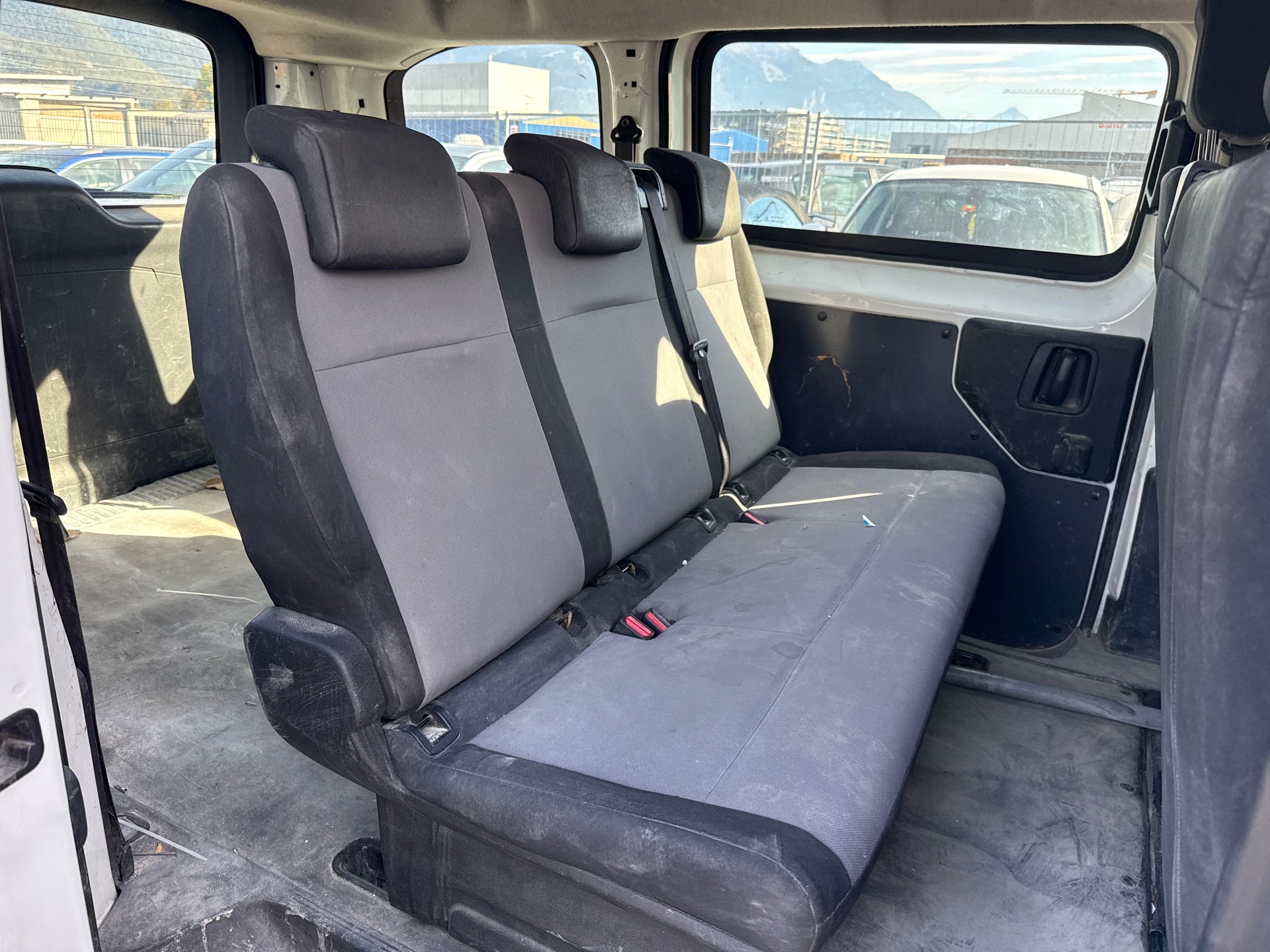 PEUGEOT Traveller 1.6 BlueHDi Active Standard-image-8