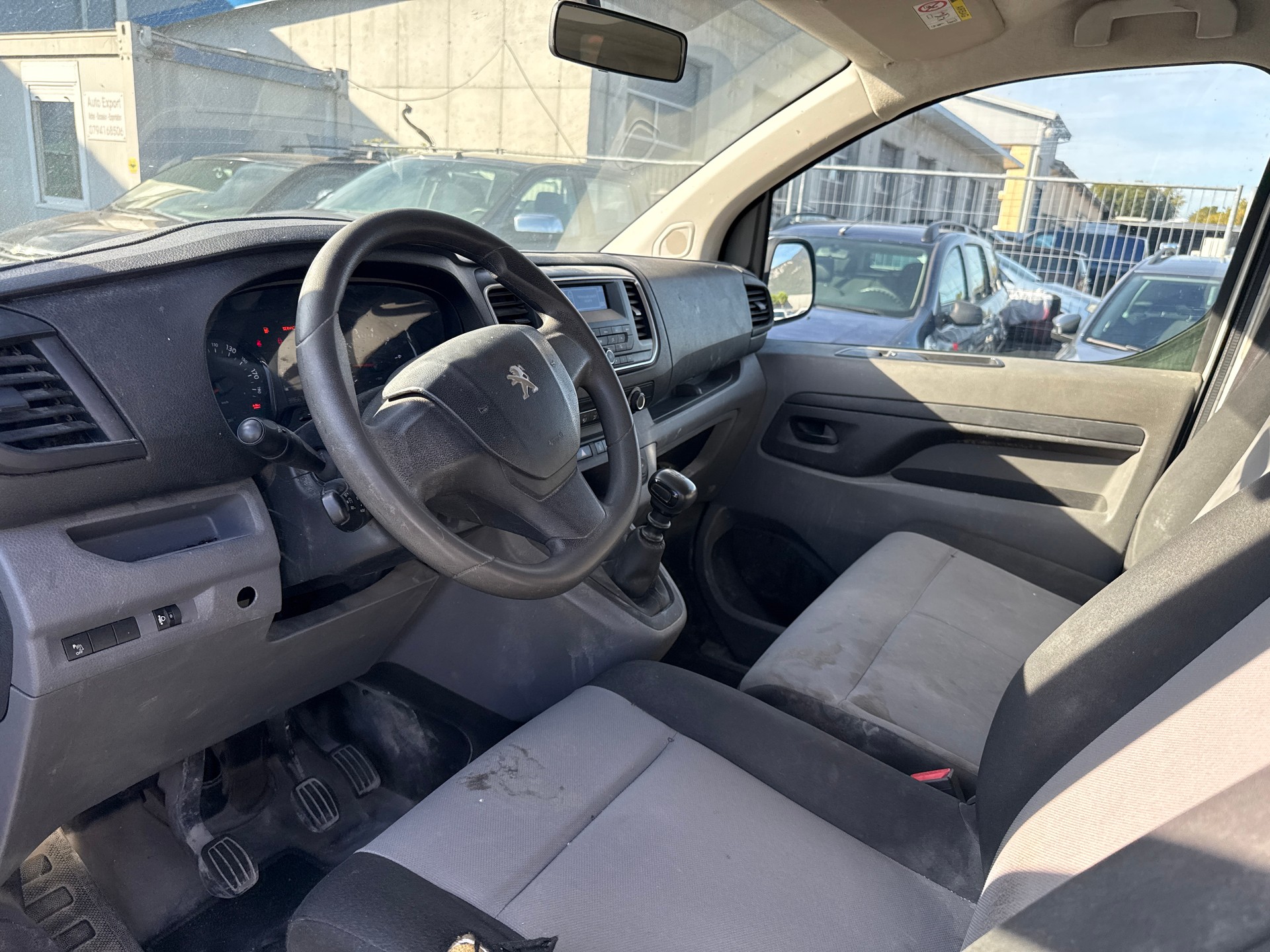 PEUGEOT Traveller 1.6 BlueHDi Active Standard-image-6