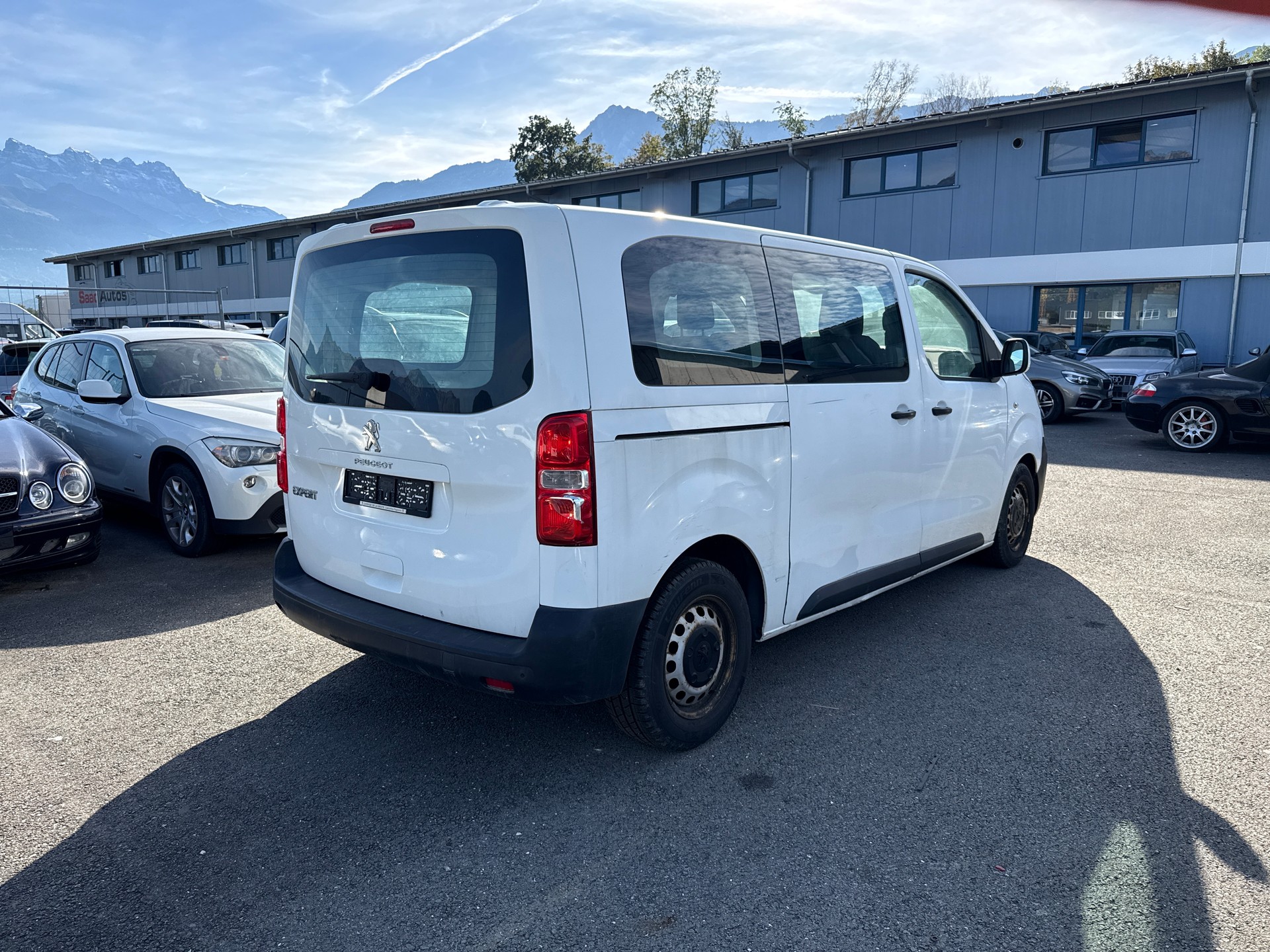 PEUGEOT Traveller 1.6 BlueHDi Active Standard-image-3