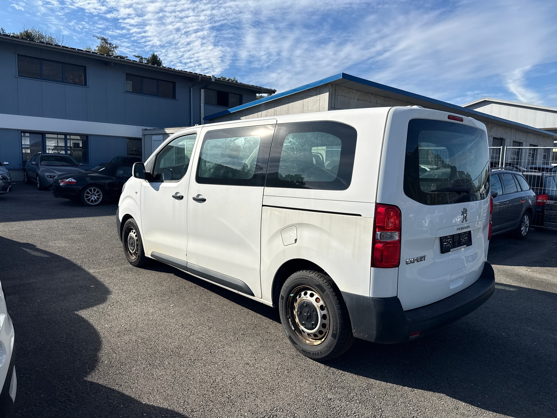 PEUGEOT Traveller 1.6 BlueHDi Active Standard-image-5