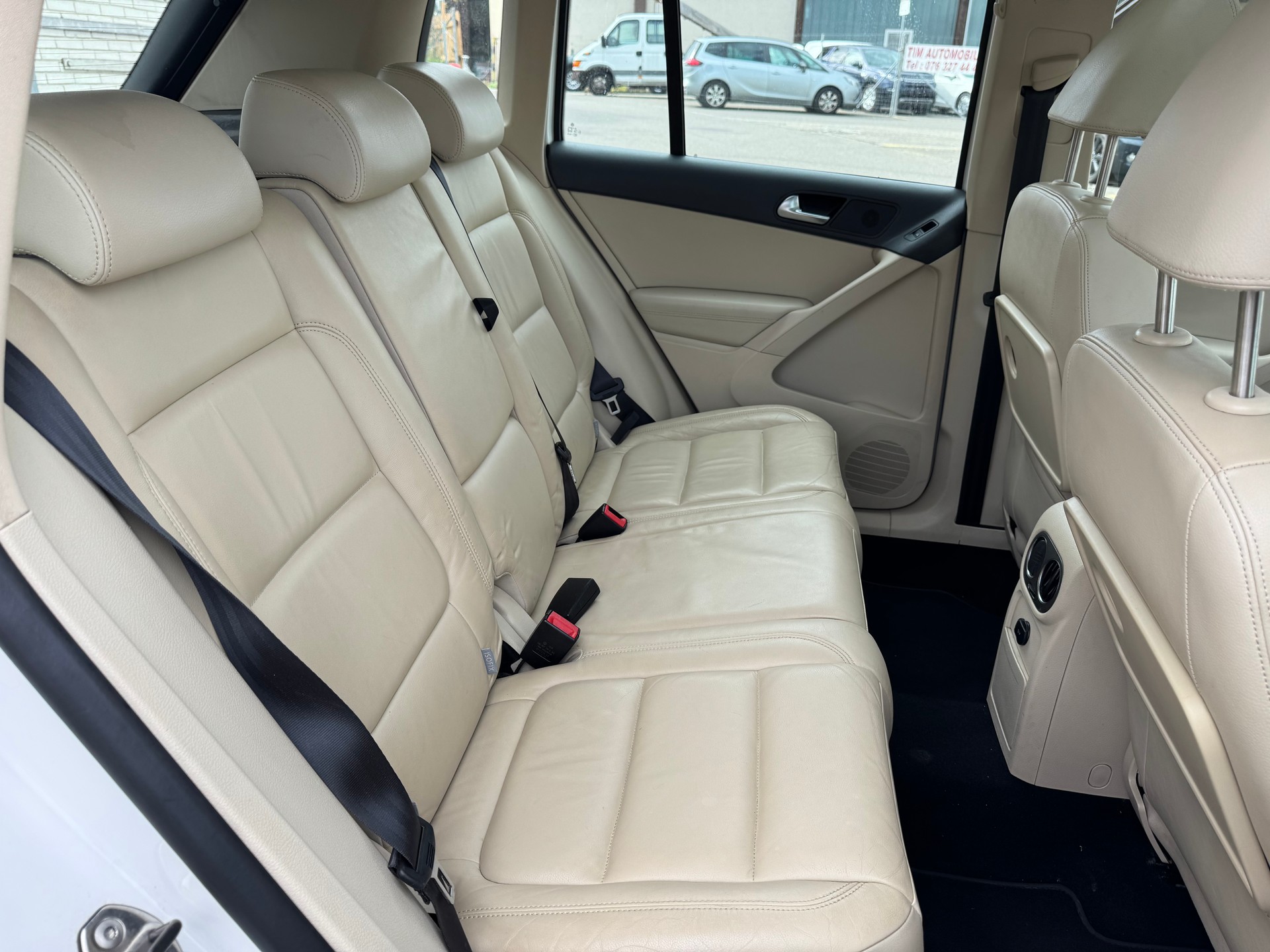 VW Tiguan 2.0 TSI Sport&Style-image-11