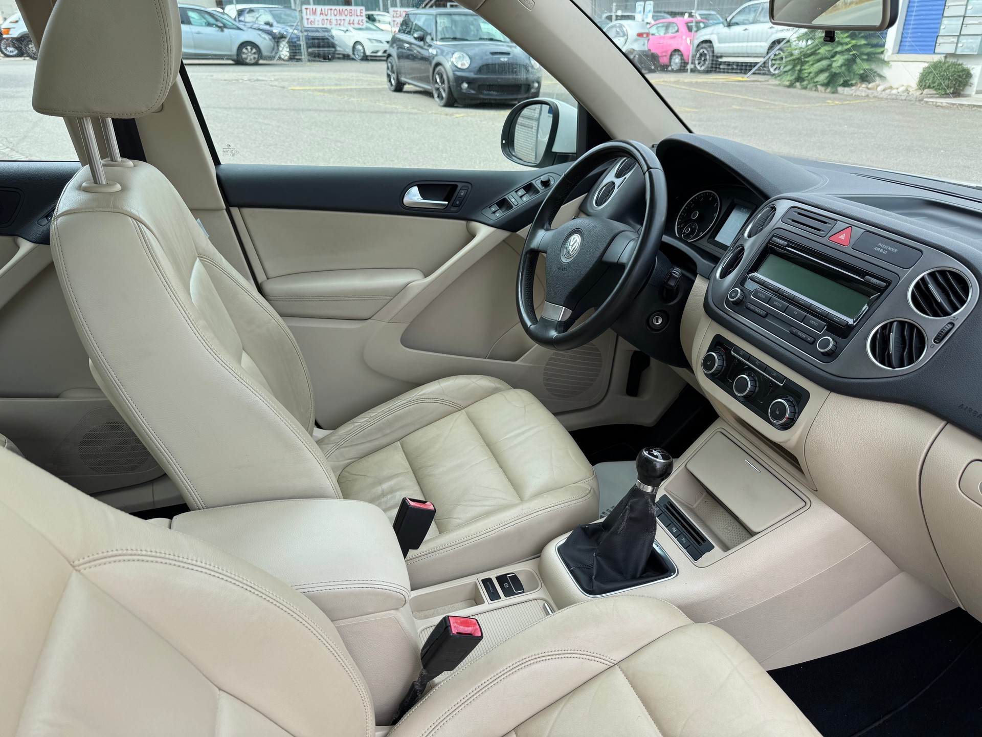 VW Tiguan 2.0 TSI Sport&Style-image-10