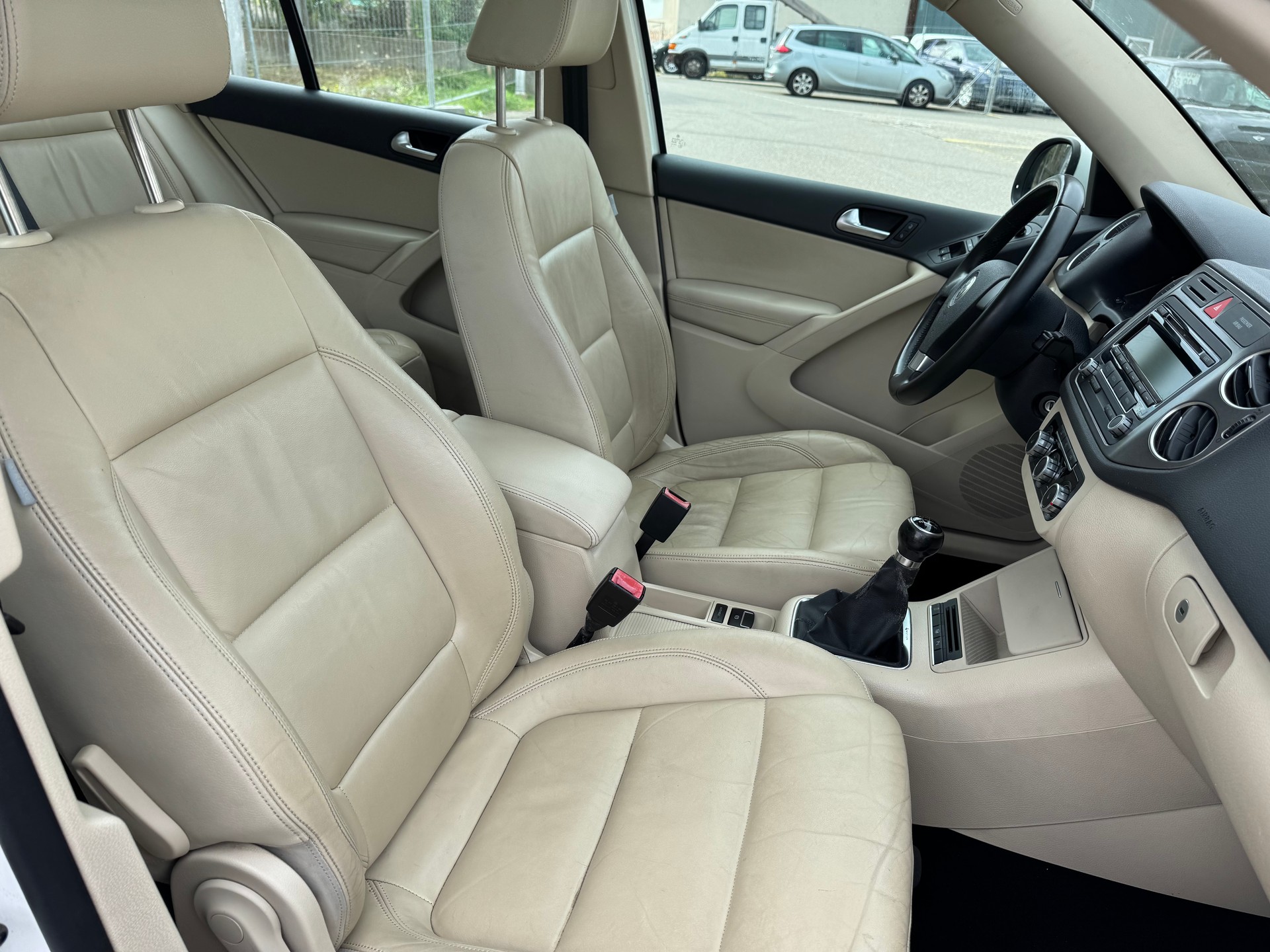 VW Tiguan 2.0 TSI Sport&Style-image-9