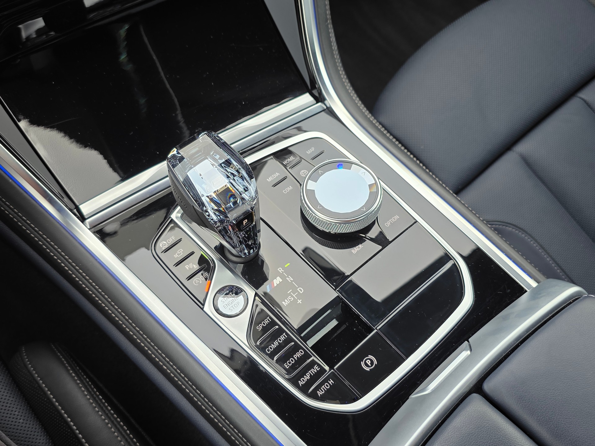 BMW M850i xDrive Steptronic Individual-image-14