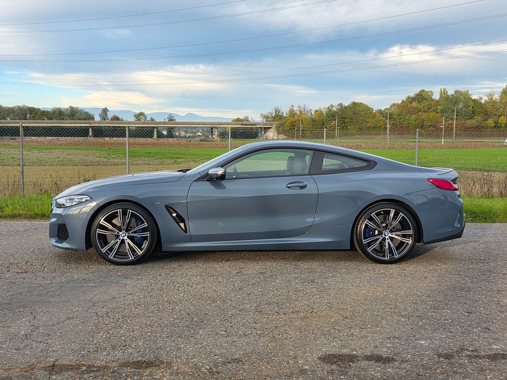 BMW M850i xDrive Steptronic Individual-image-2