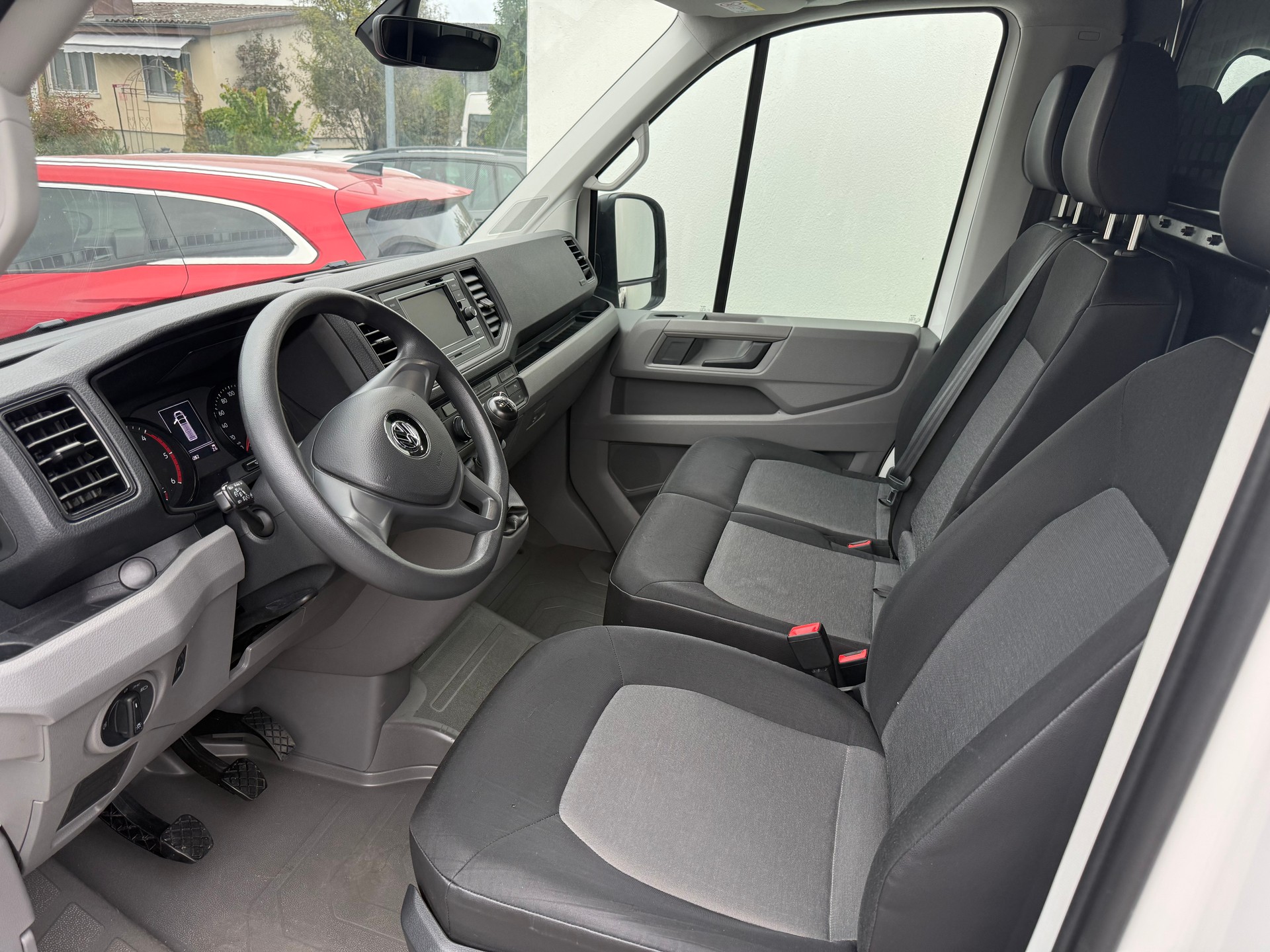 VW Crafter 35 2.0 TDI L4-image-4
