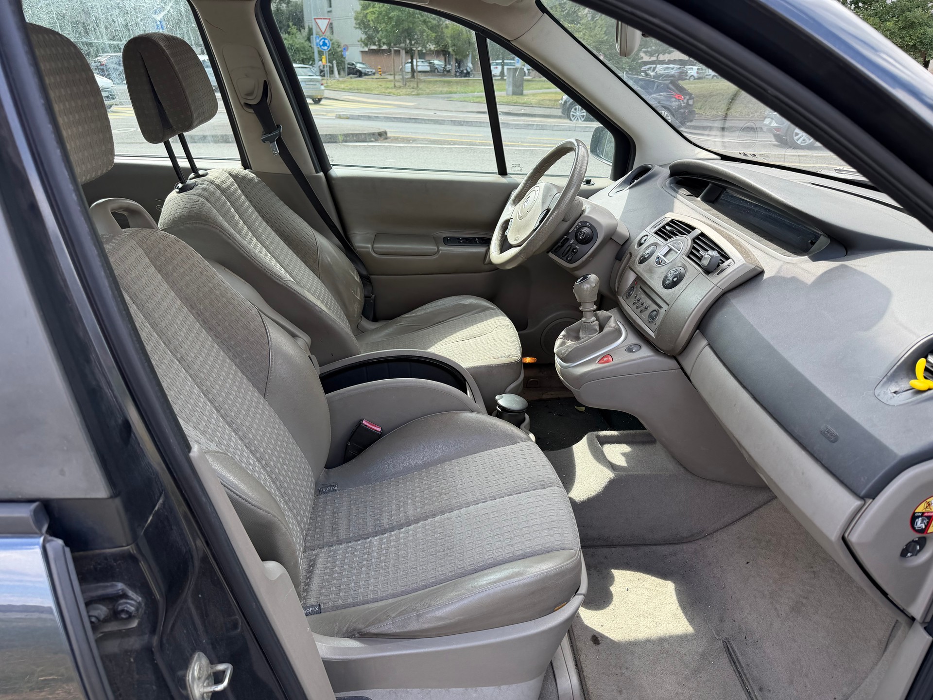 RENAULT Grand Scénic 1.9 dCi Privilège-image-7