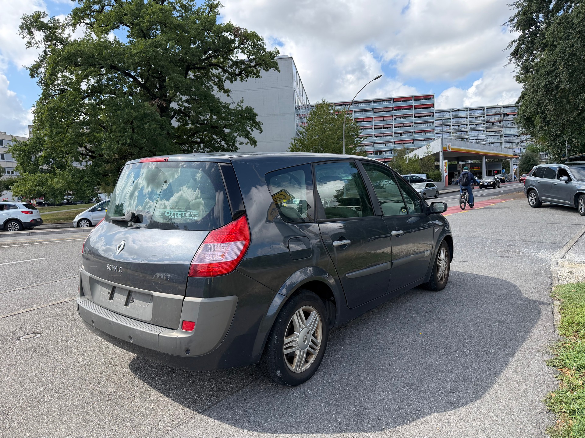 RENAULT Grand Scénic 1.9 dCi Privilège-image-4