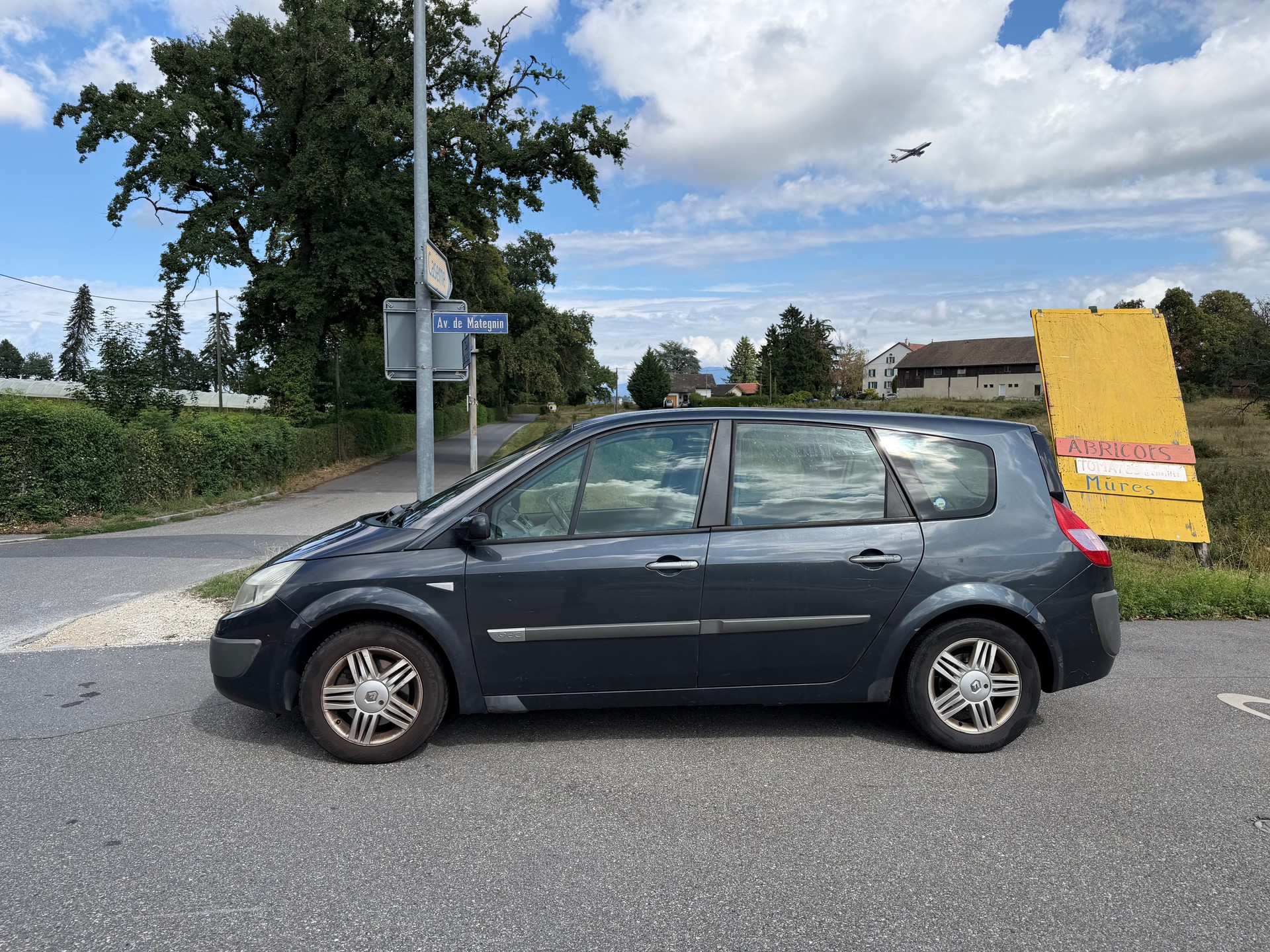 RENAULT Grand Scénic 1.9 dCi Privilège-image-3
