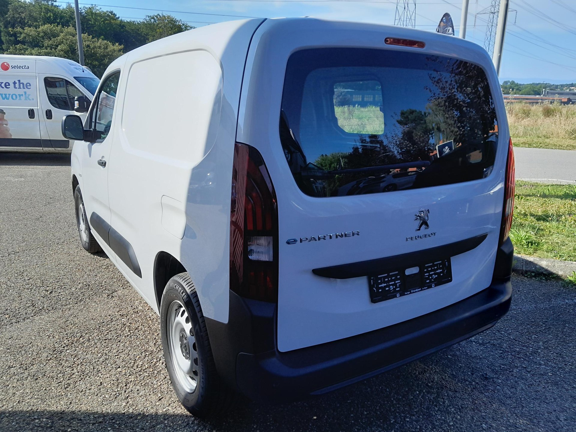 PEUGEOT e-Partner 50kWh Premium-image-4