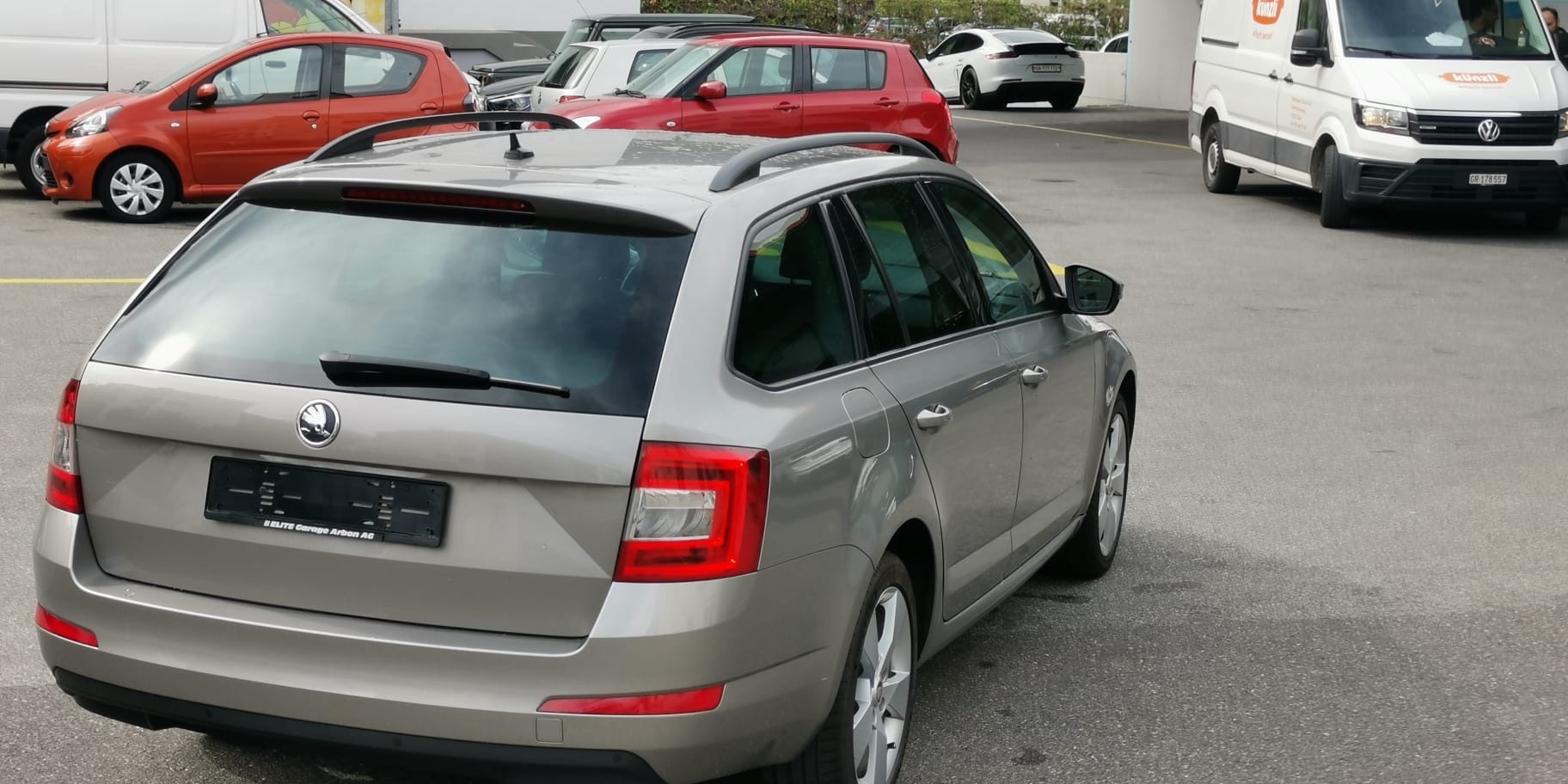 SKODA Octavia Combi 2.0 TDI Elegance 4x4-image-2