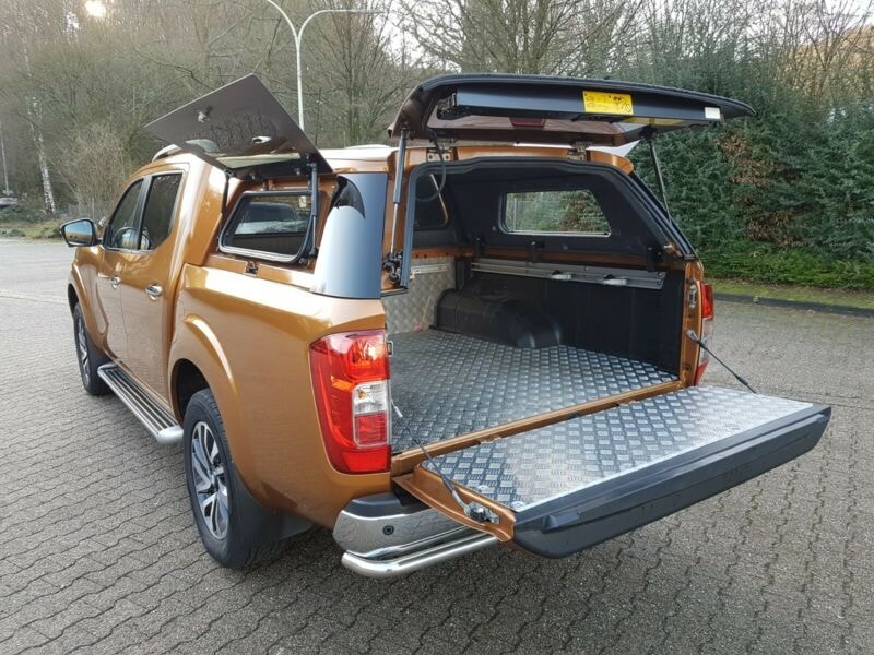 NISSAN """ Navara--- Double ---Cab ---Tekna 2.3 dCi-- 4WD ---Automatic """"-image-3