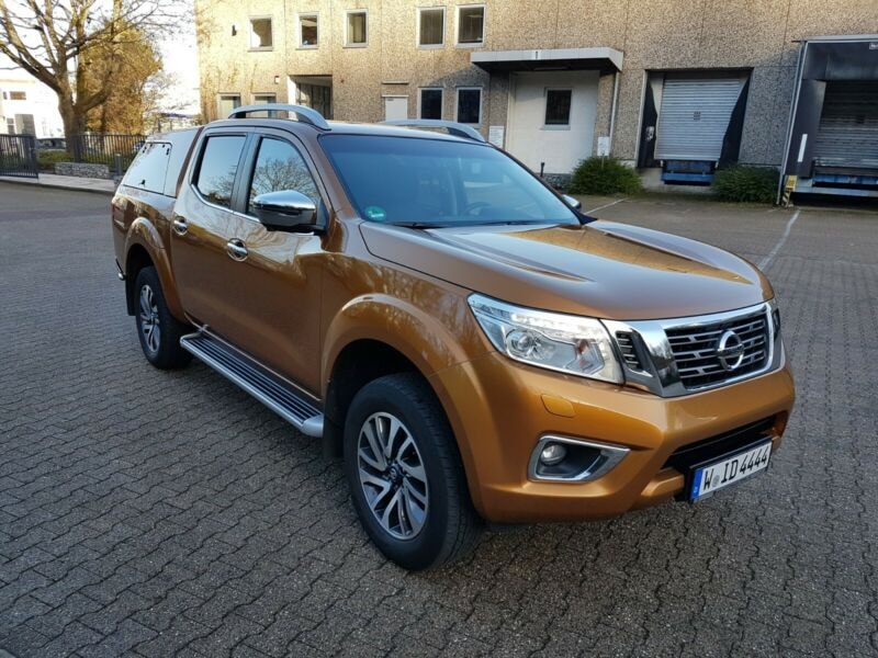 NISSAN """ Navara--- Double ---Cab ---Tekna 2.3 dCi-- 4WD ---Automatic """"-image-0