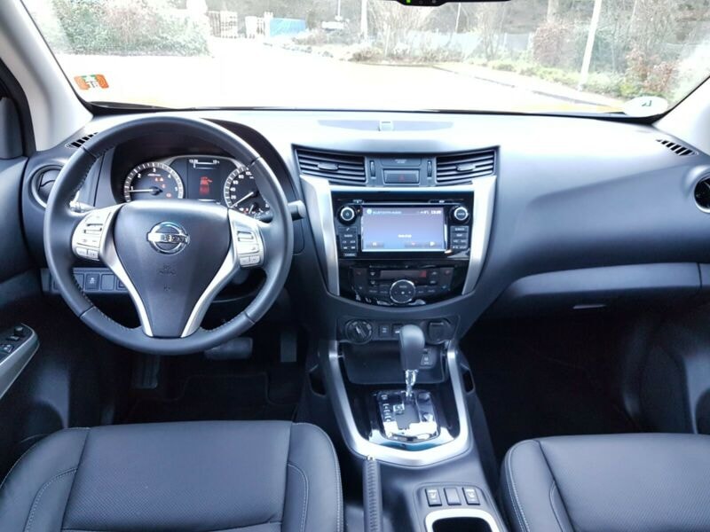 NISSAN """ Navara--- Double ---Cab ---Tekna 2.3 dCi-- 4WD ---Automatic """"-image-2