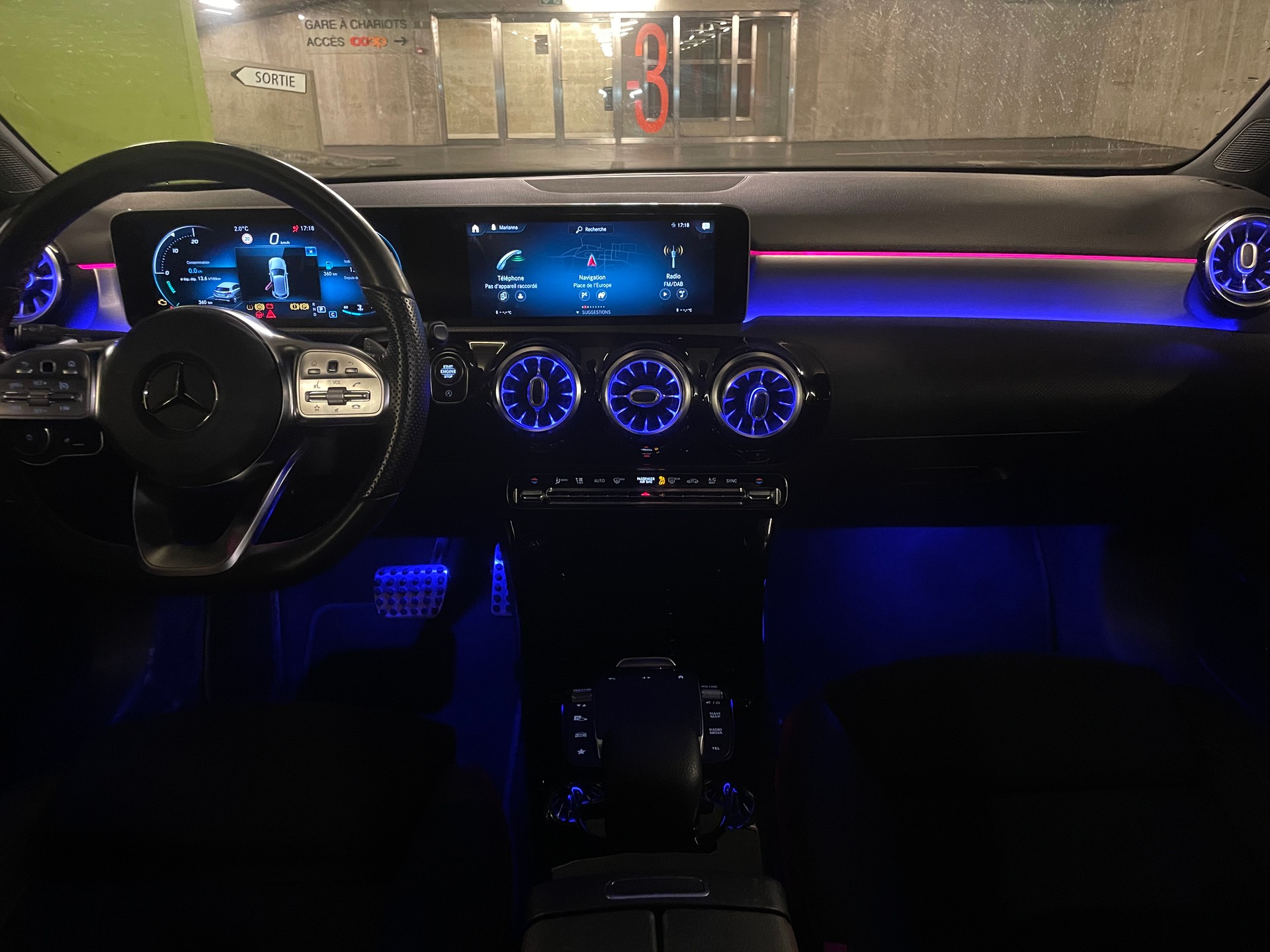MERCEDES-BENZ A 220 AMG Line 7G-DCT 4Matic-image-1
