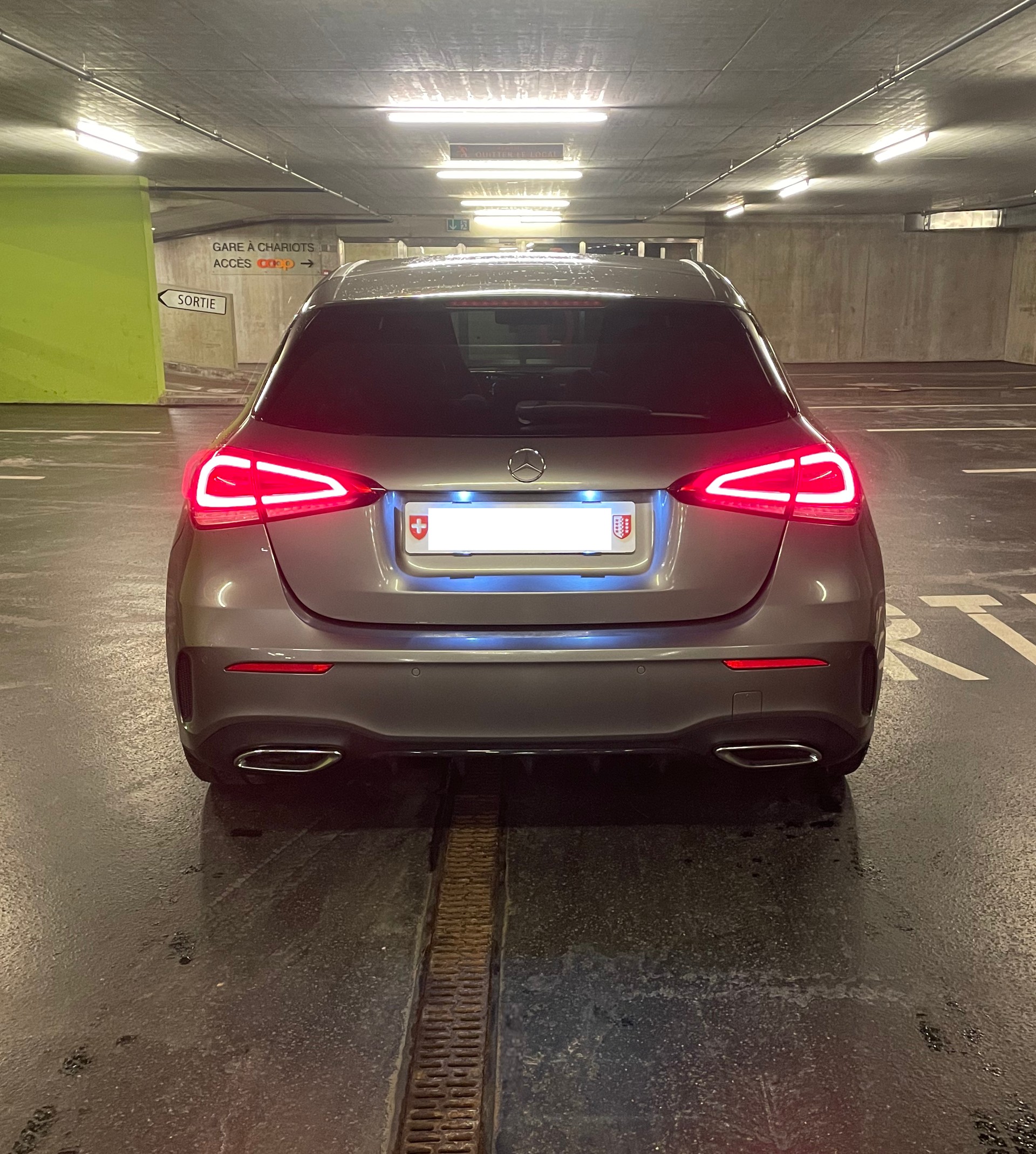 MERCEDES-BENZ A 220 AMG Line 7G-DCT 4Matic-image-5