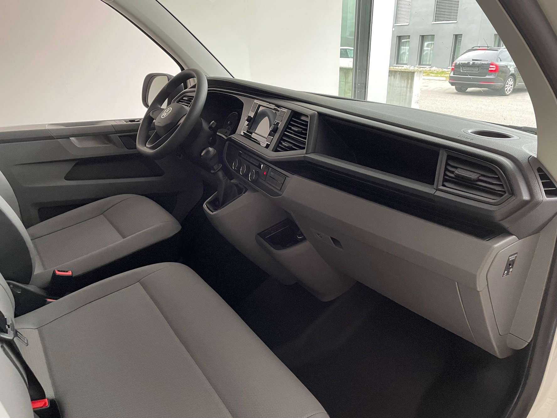 VW T6.1 2.0 TDI-image-8