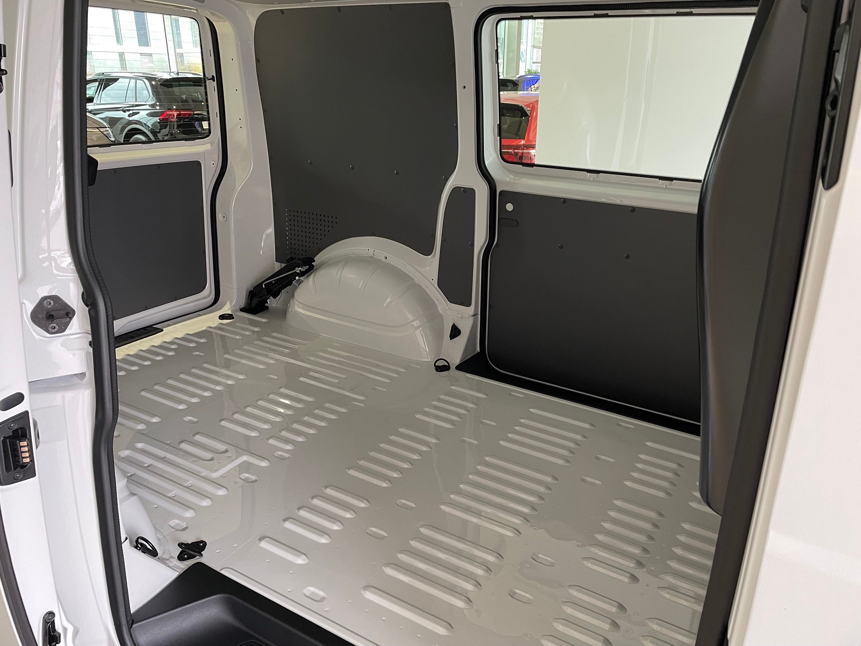 VW T6.1 2.0 TDI-image-7
