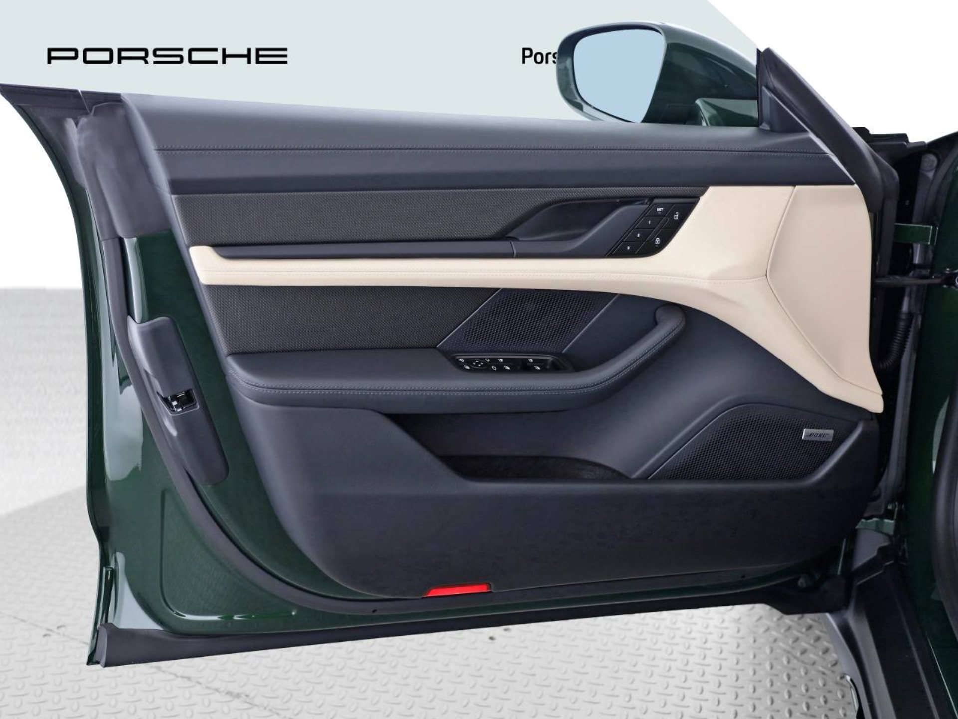 PORSCHE Taycan 4S Cross Turismo-image-18