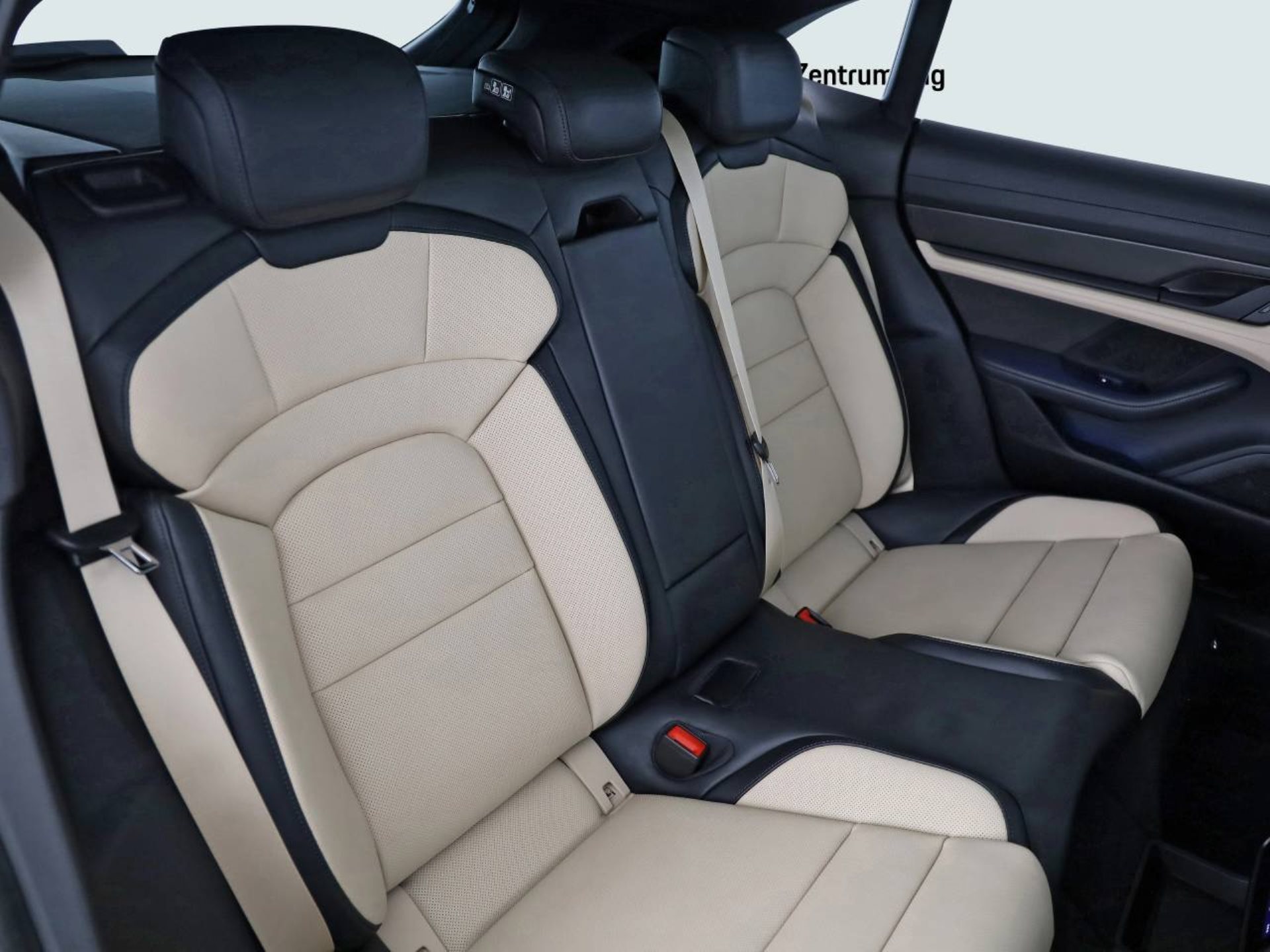 PORSCHE Taycan 4S Cross Turismo-image-12