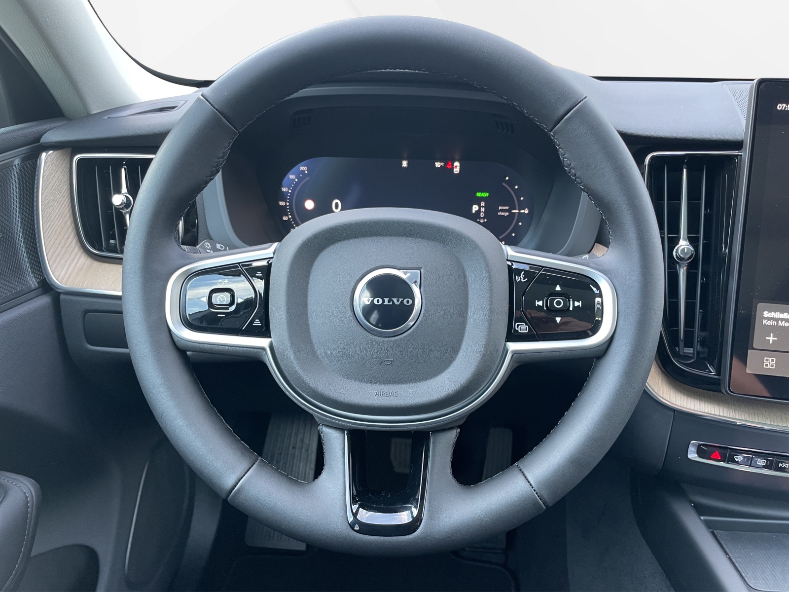 VOLVO XC60 2.0 T6 TE Plus Bright eAWD-image-11