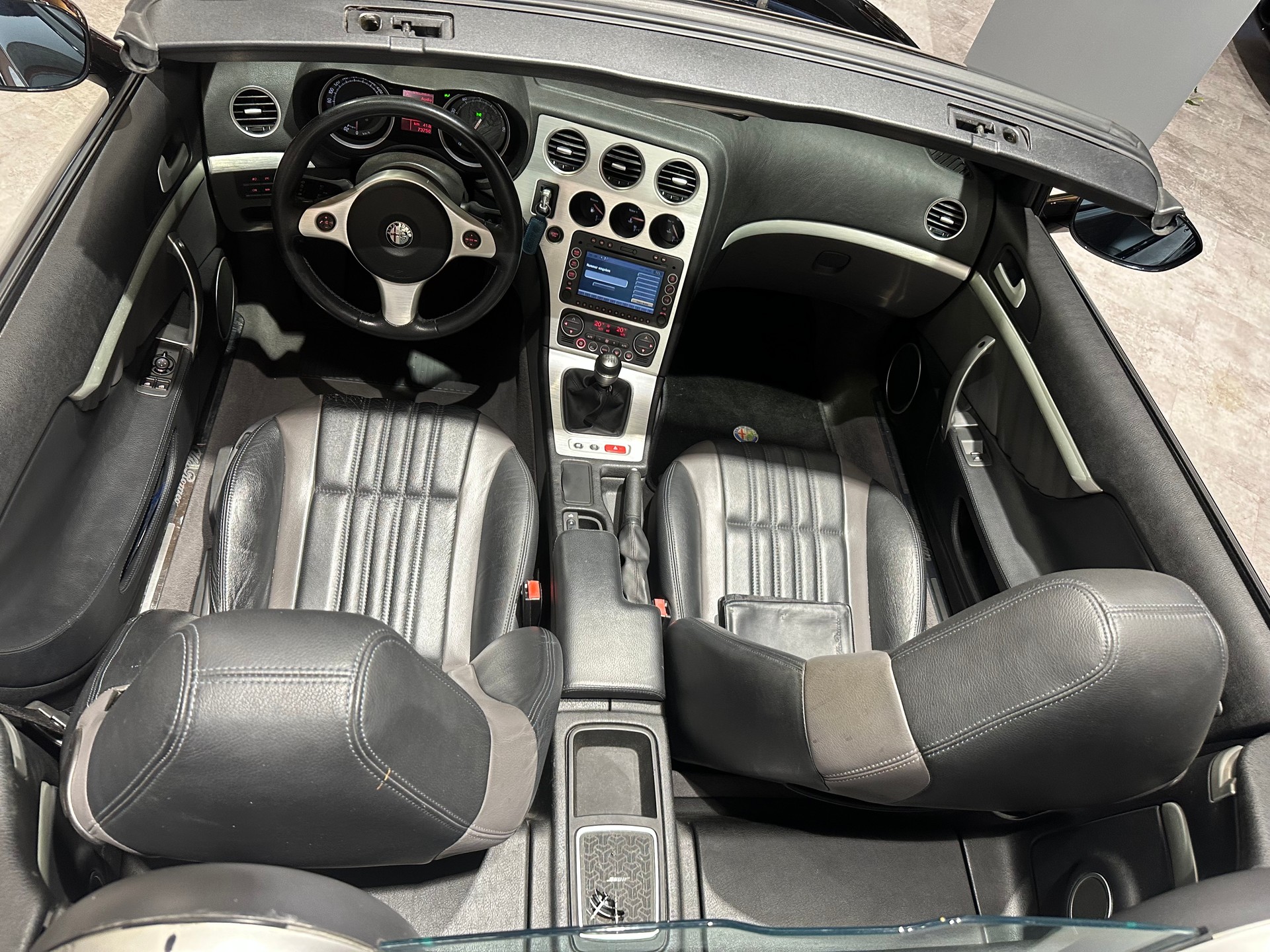 ALFA ROMEO Spider 3.2 JTS Q4/Sehr gepflegt sowie lückenloses Servicebuch (Alfa)-image-18