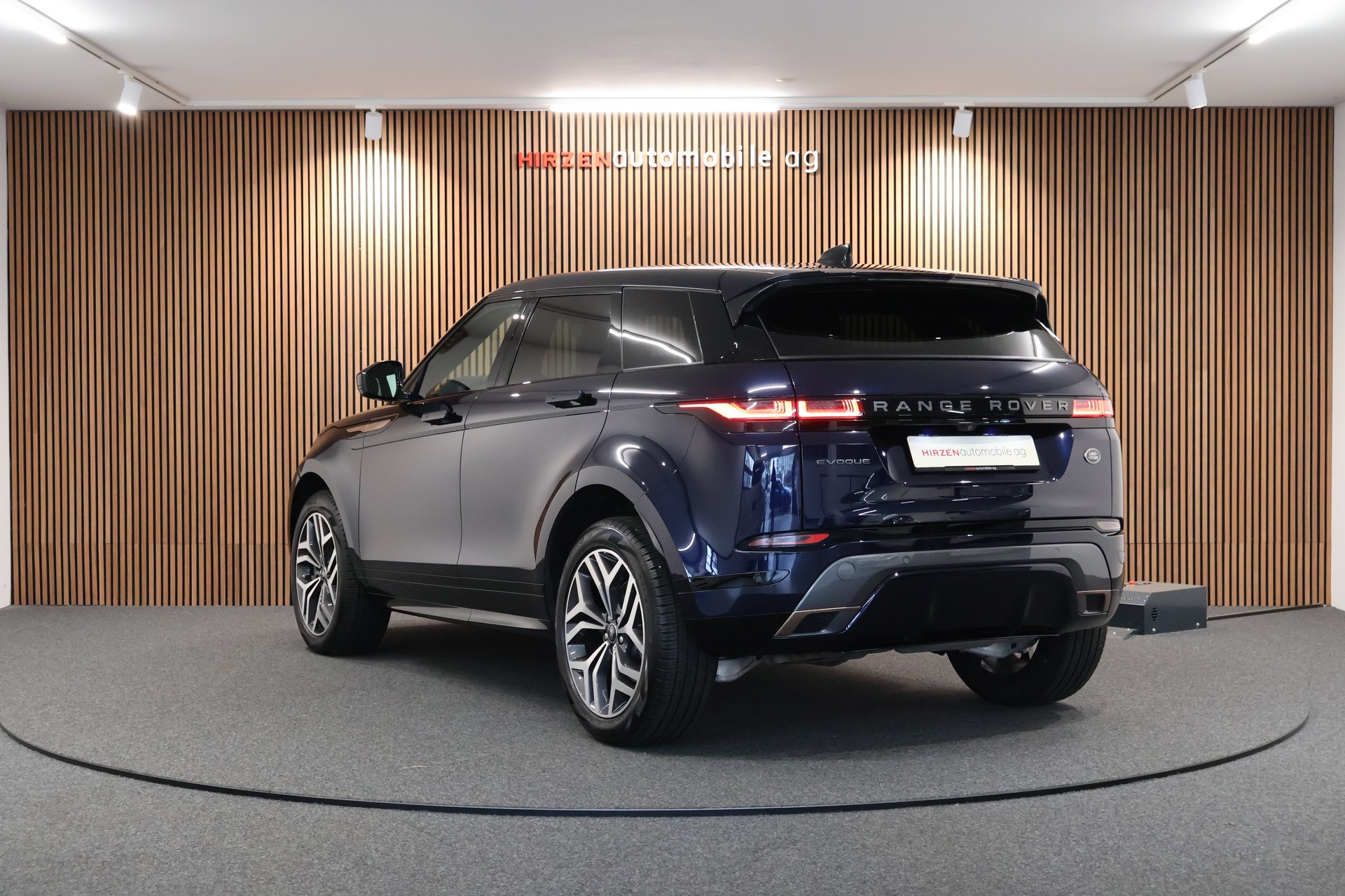 LAND ROVER Range Rover Evoque R-Dynamic D 200 MHEV SE AT9-image-2