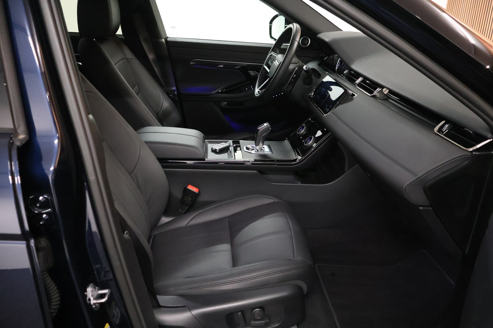 LAND ROVER Range Rover Evoque R-Dynamic D 200 MHEV SE AT9-image-14