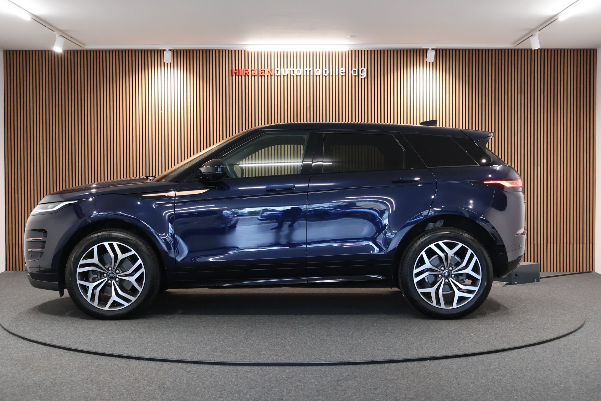 LAND ROVER Range Rover Evoque R-Dynamic D 200 MHEV SE AT9-image-1