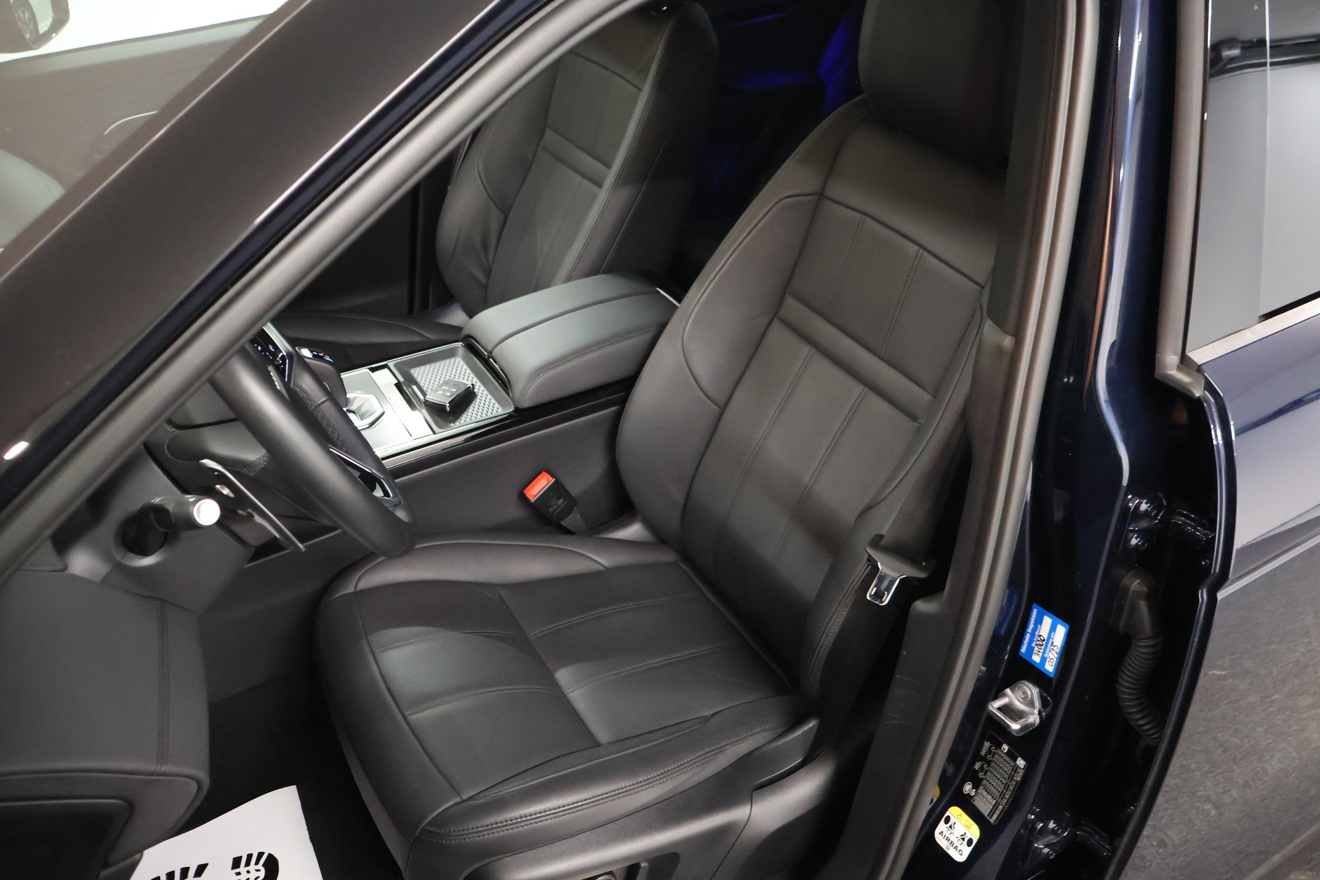 LAND ROVER Range Rover Evoque R-Dynamic D 200 MHEV SE AT9-image-10