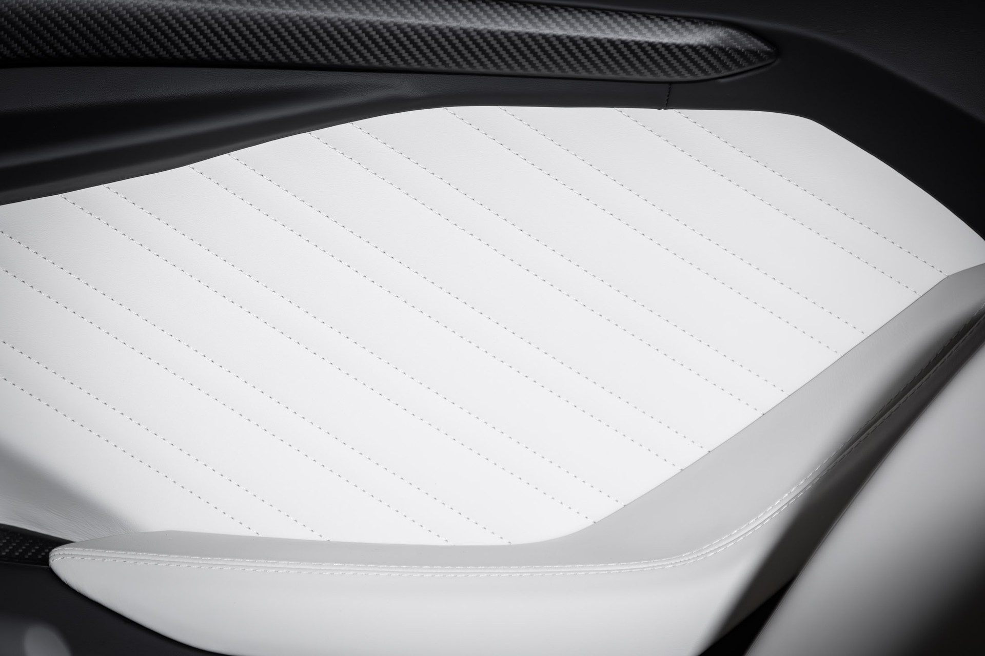 LAMBORGHINI REVUELTO Full Carbon-image-24