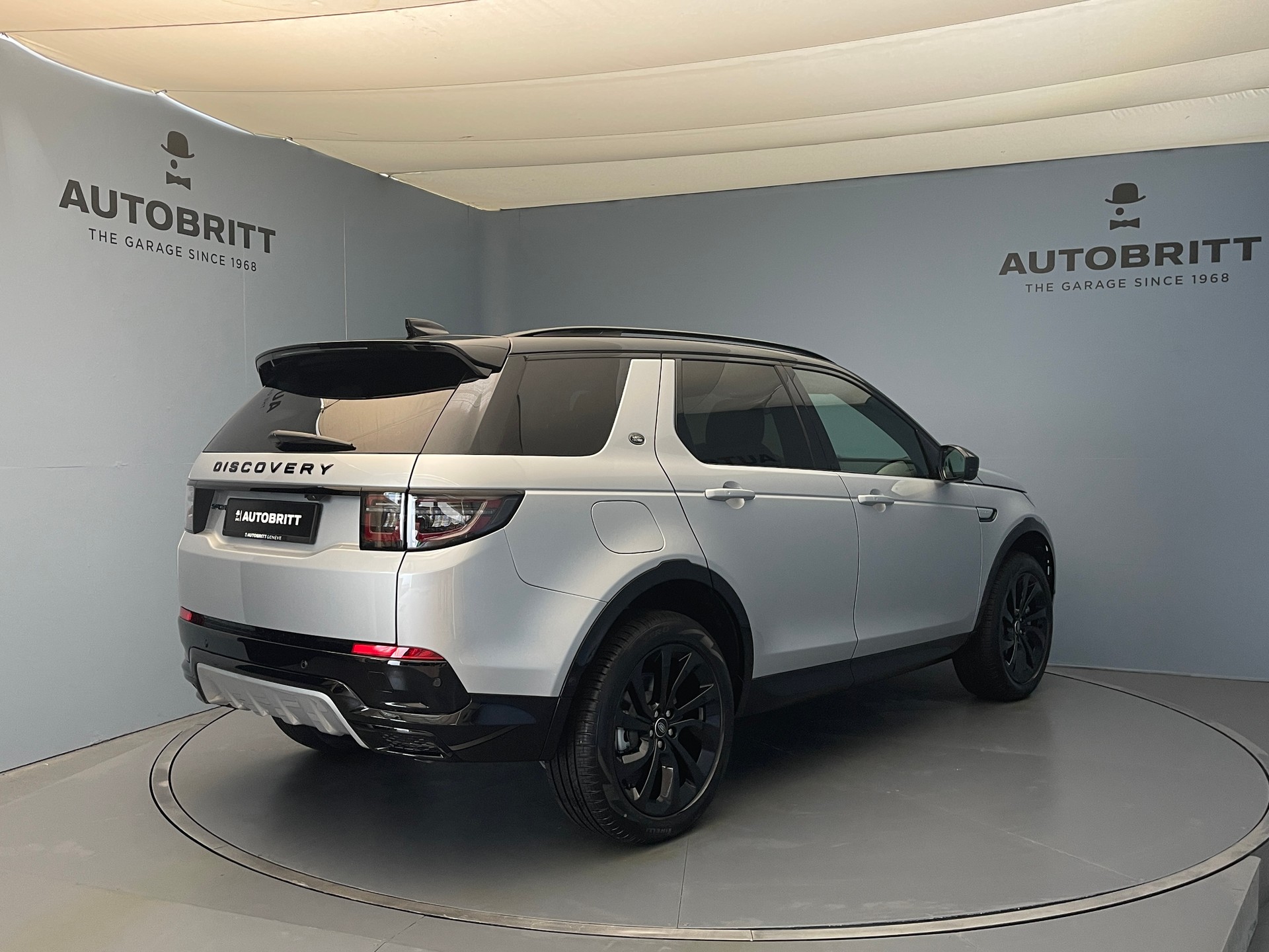 LAND ROVER Discovery Sport 1.5 T 270e Dynamic SE-showroom-element-3