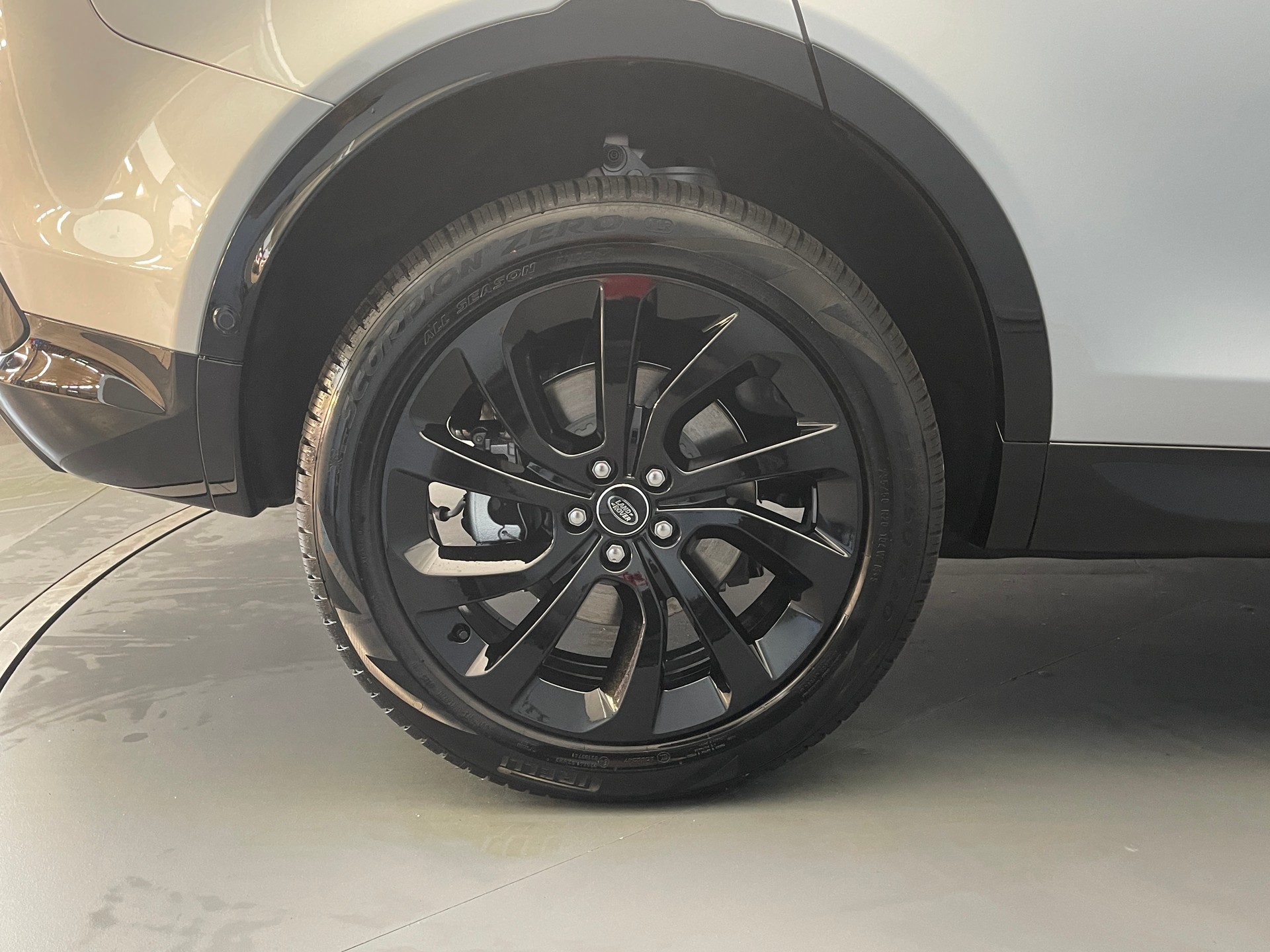 LAND ROVER Discovery Sport 1.5 T 270e Dynamic SE-image-12