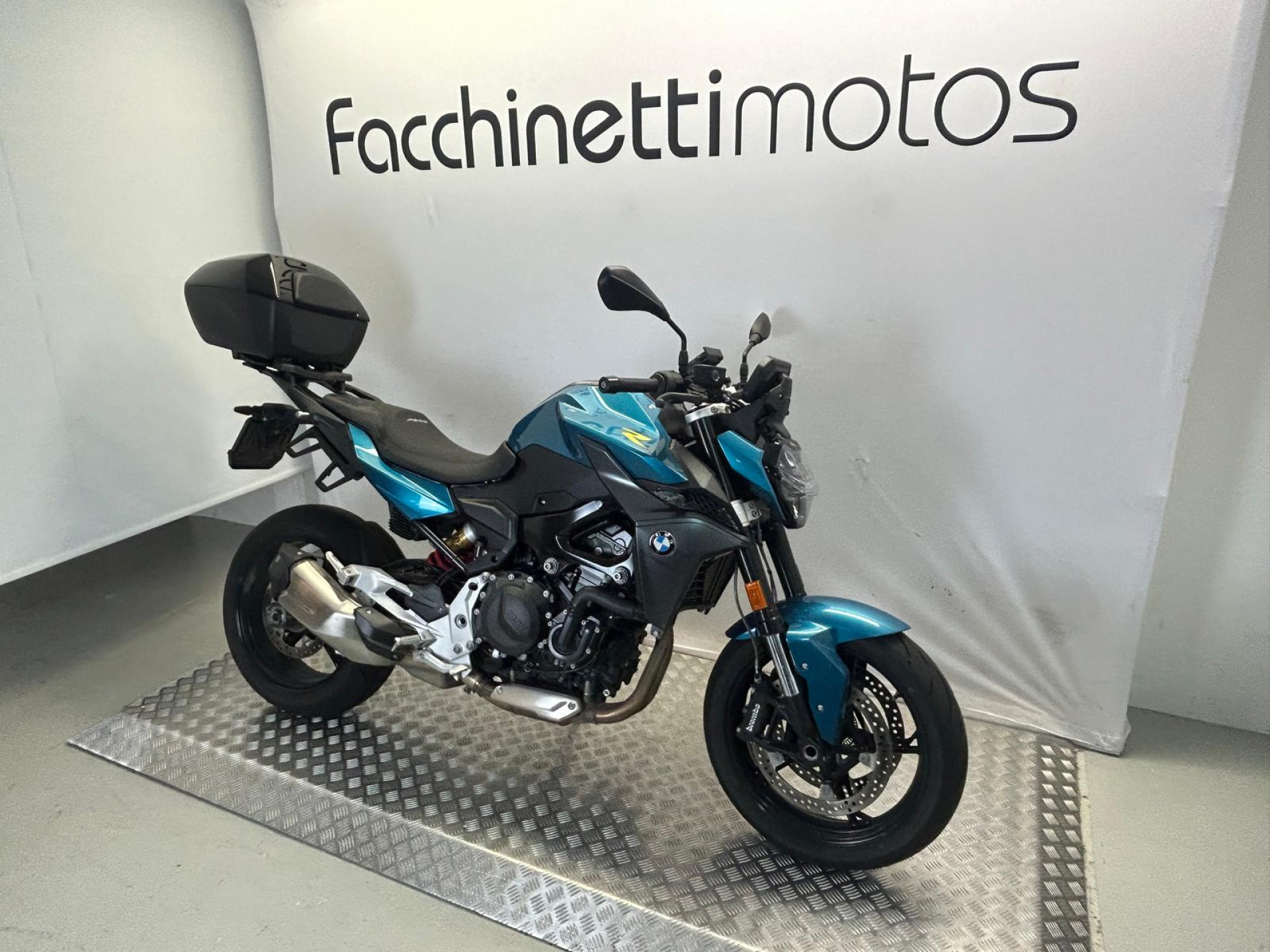 BMW F 900 R-showroom-element-3