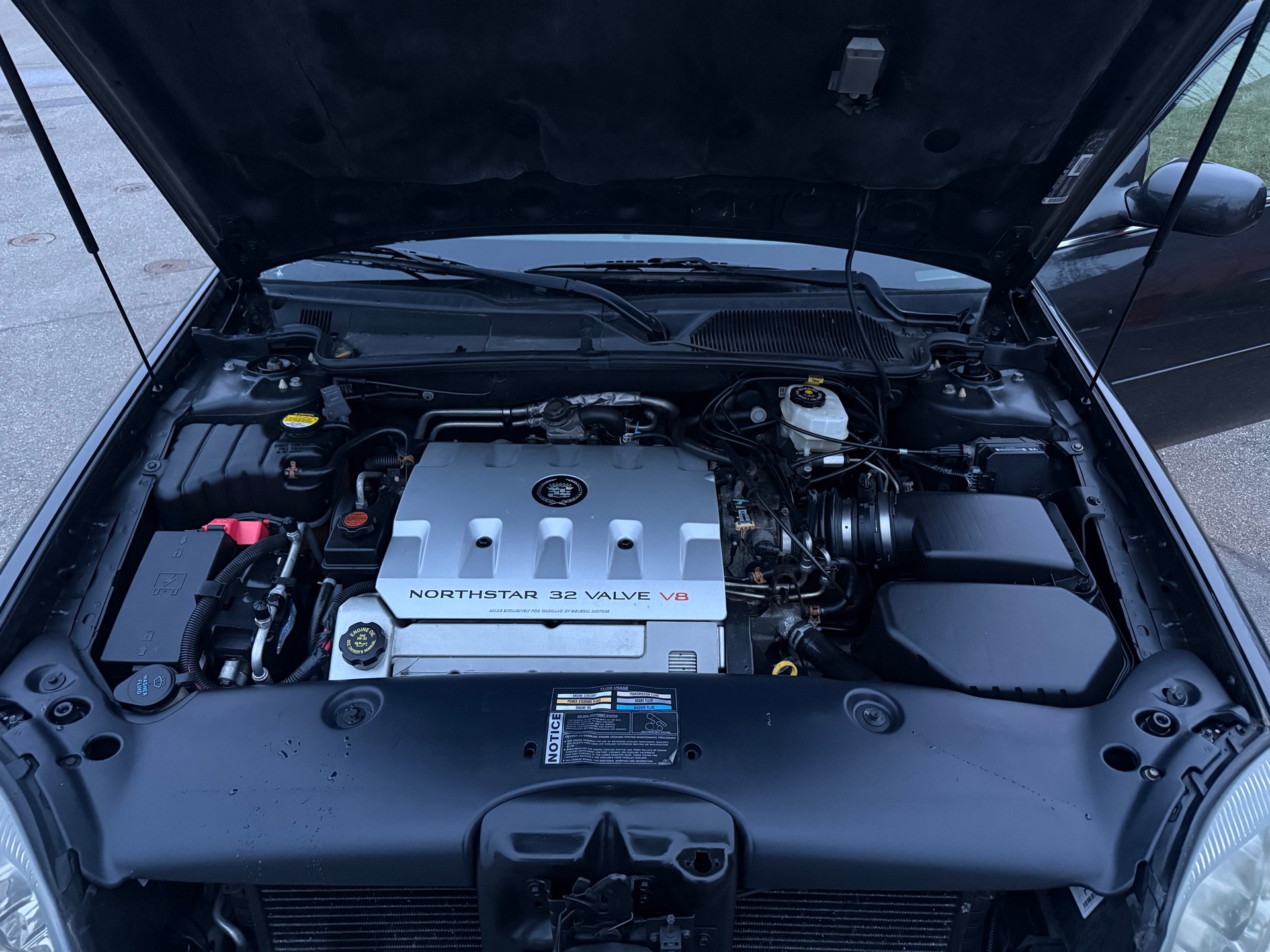 CADILLAC DTS-image-10